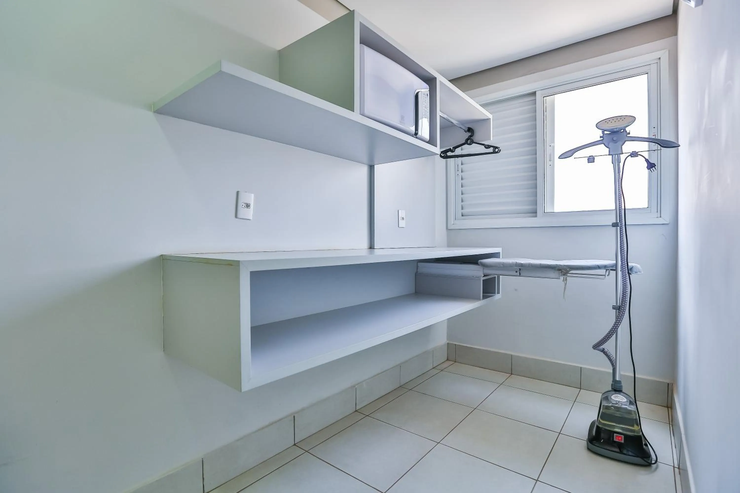 flat iron in Mega Moda Goiania Hotel