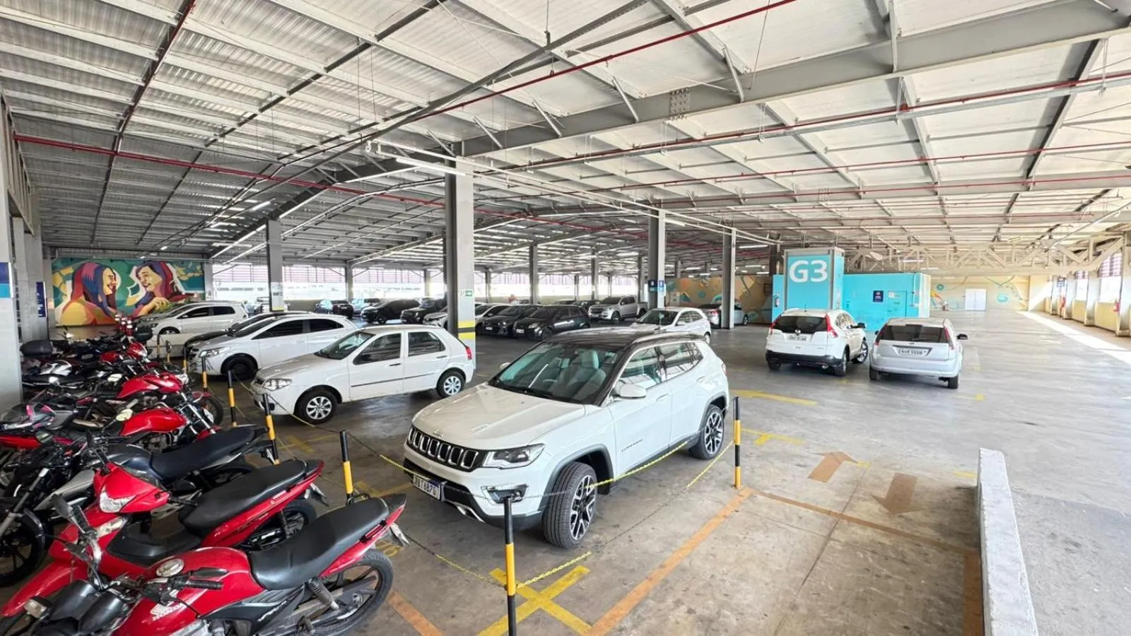 Parking in Mega Moda Goiania Hotel