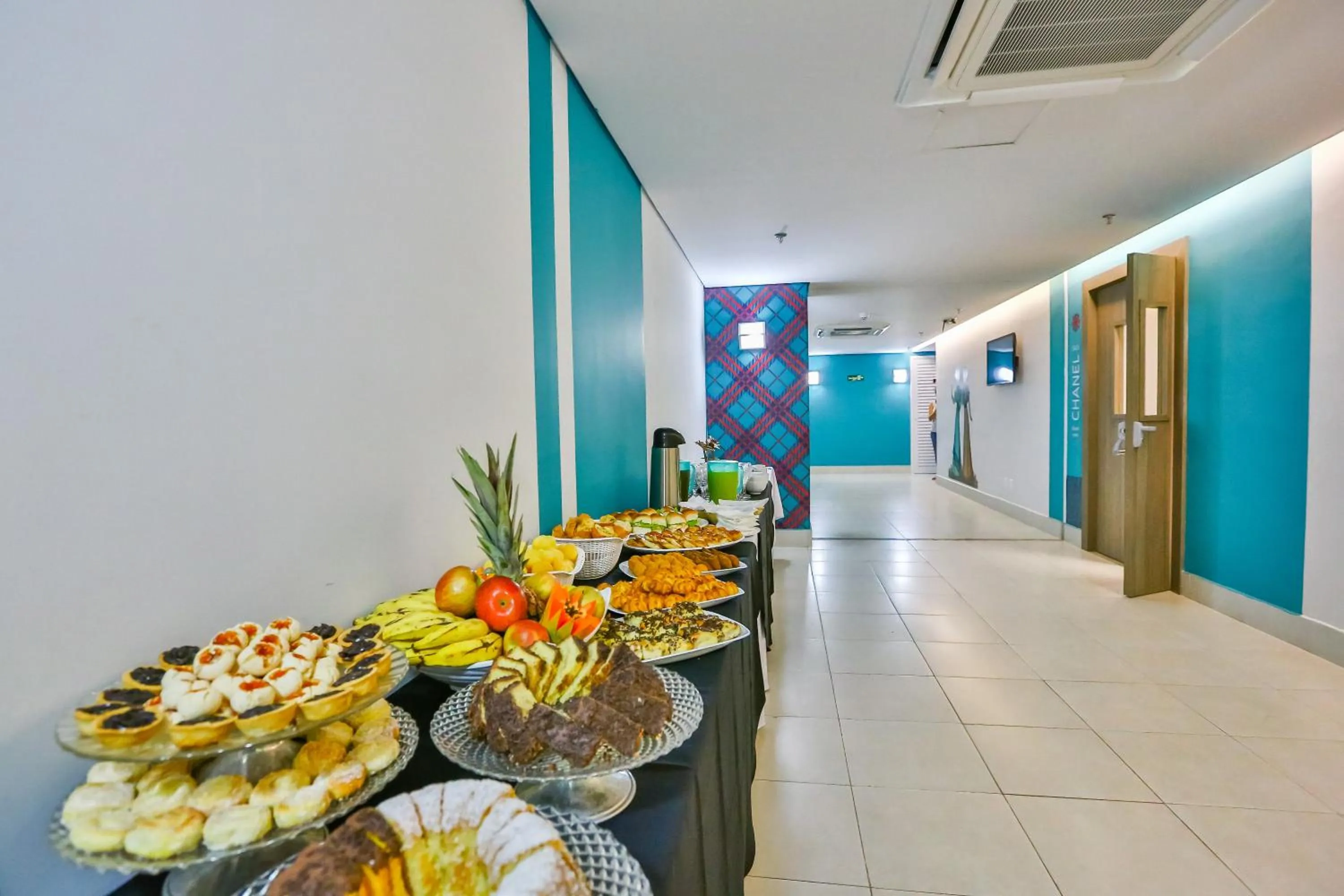 Food in Mega Moda Goiania Hotel