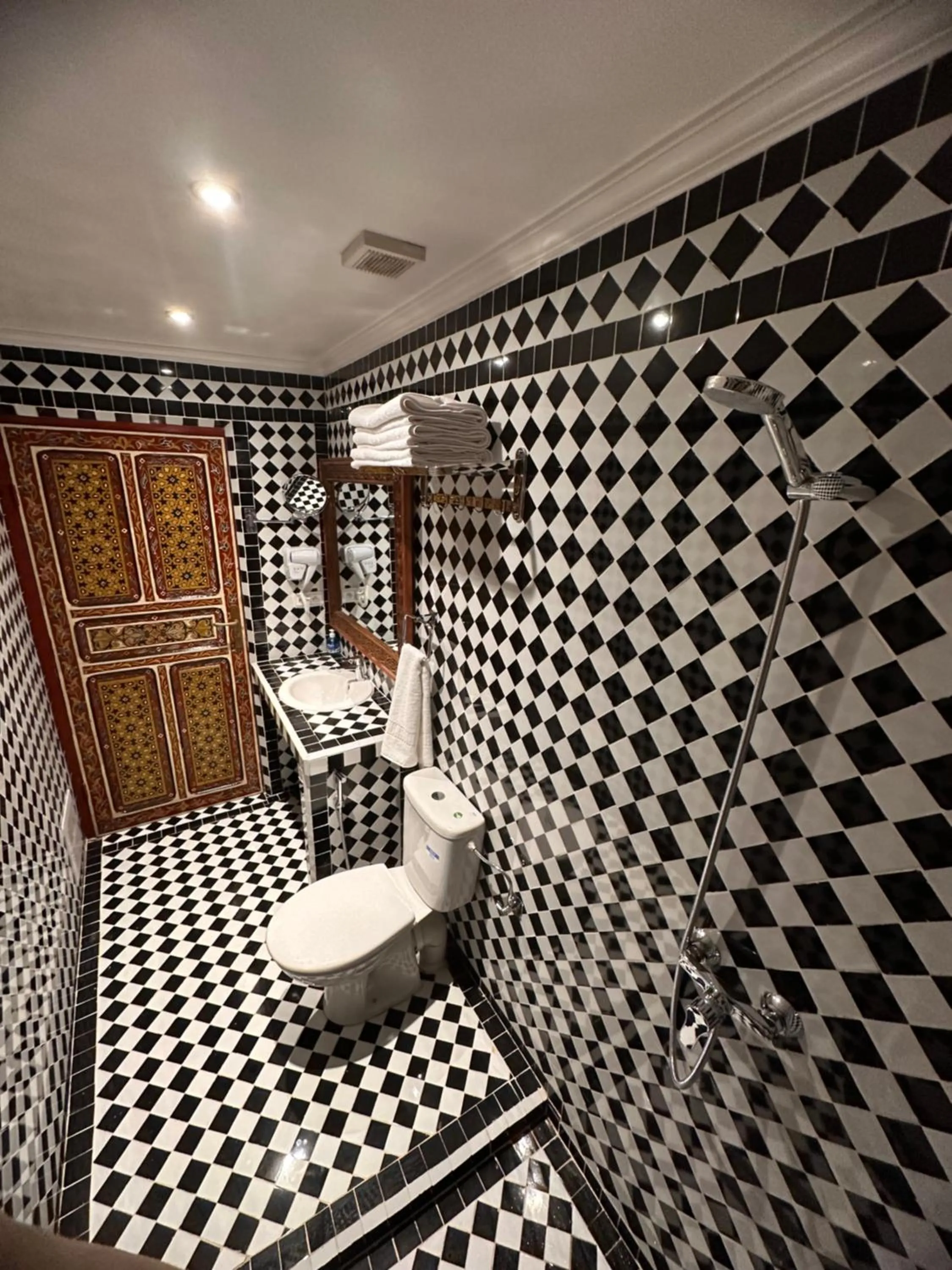 Bathroom in Riad Dar Tahri & SPA