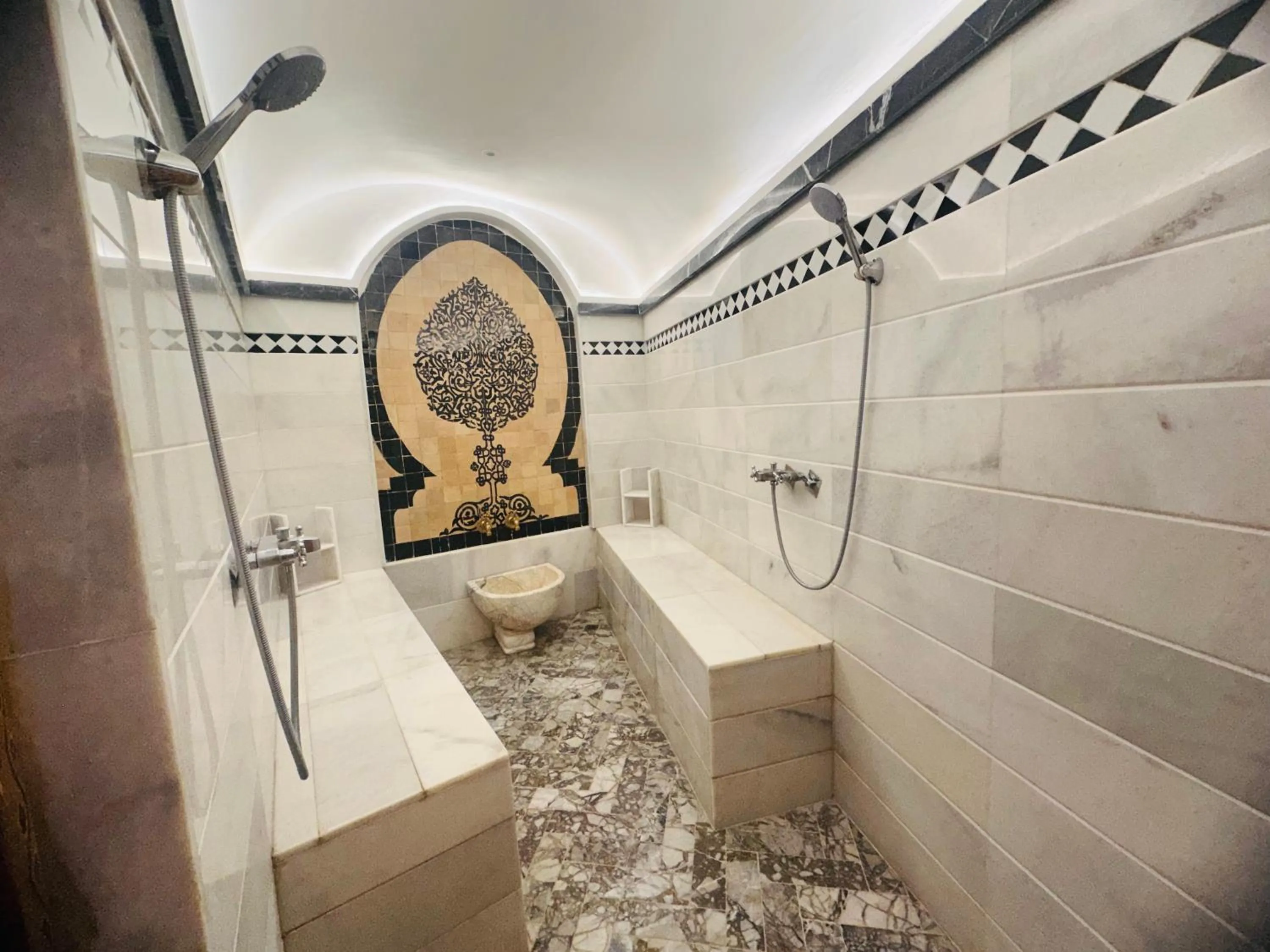 Steam room in Riad Dar Tahri & SPA