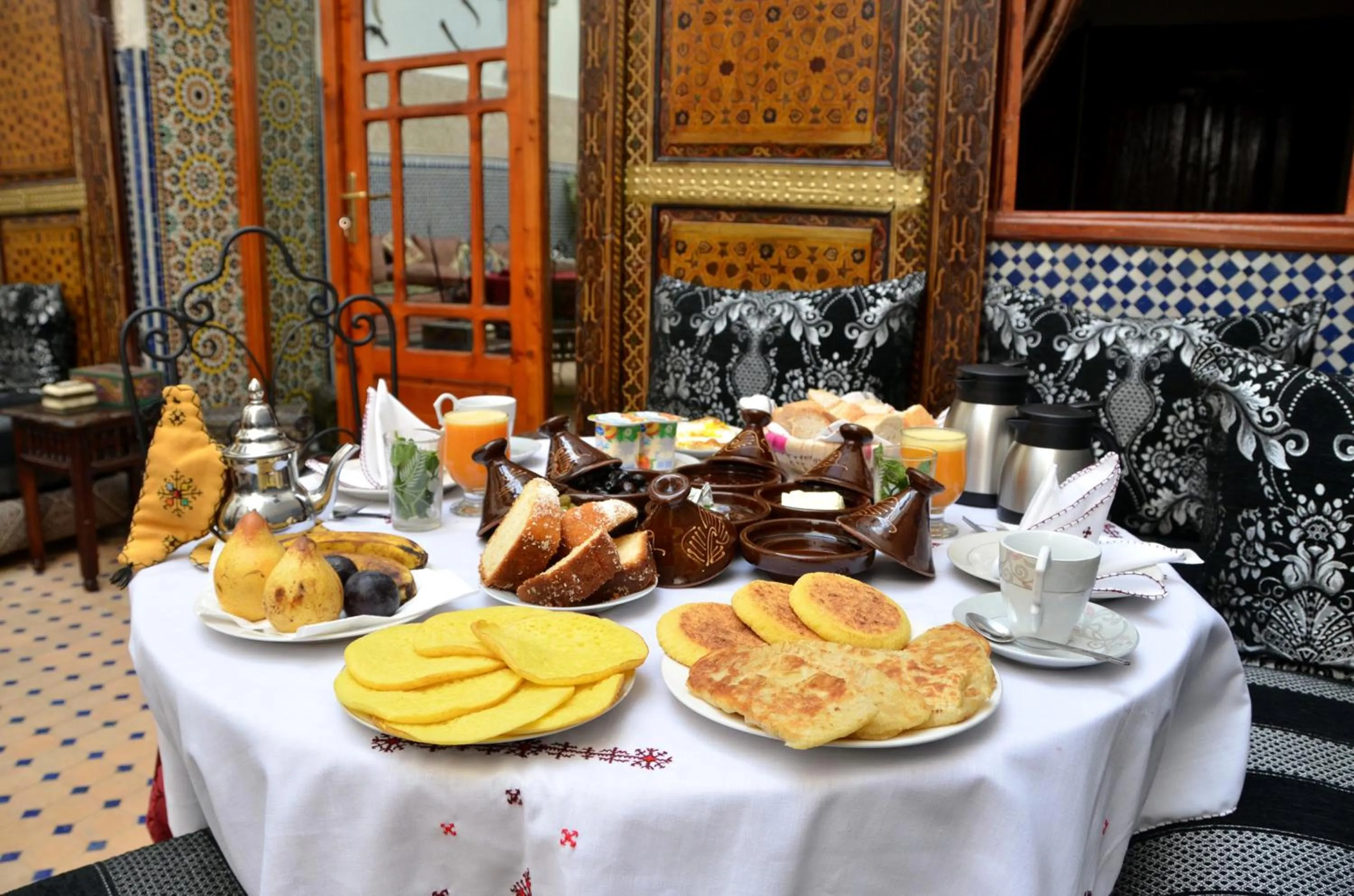 Food and drinks in Riad Dar Tahri & SPA