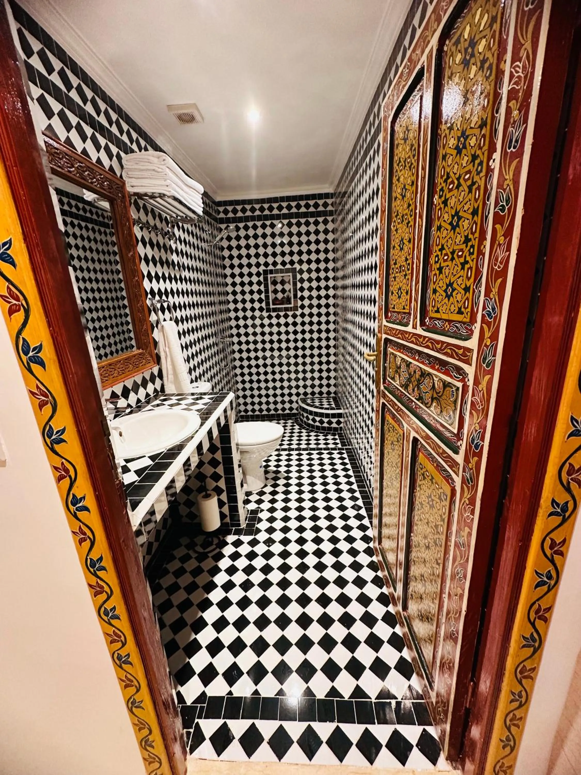 Bathroom in Riad Dar Tahri & SPA