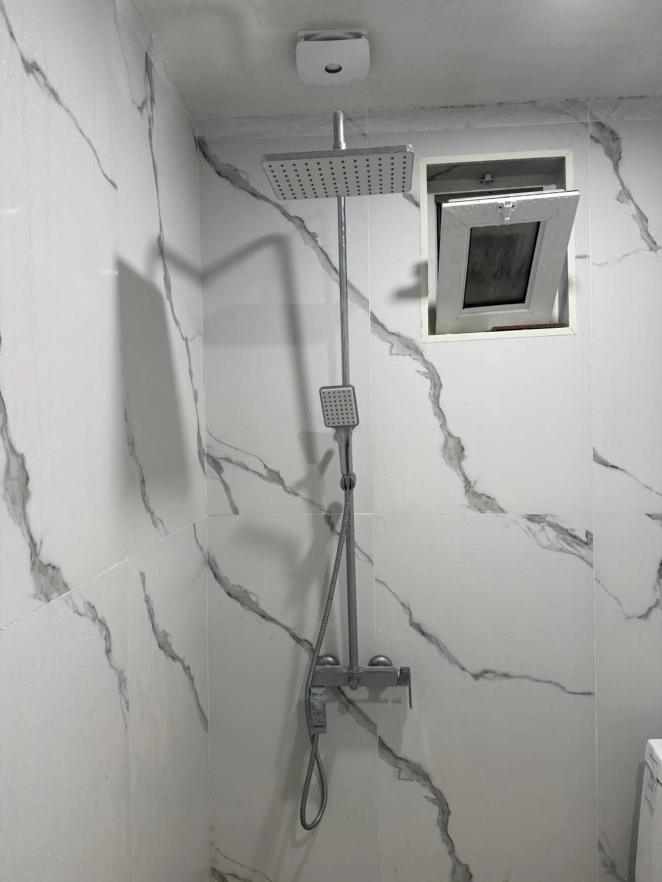 Bathroom in Rova Hostel