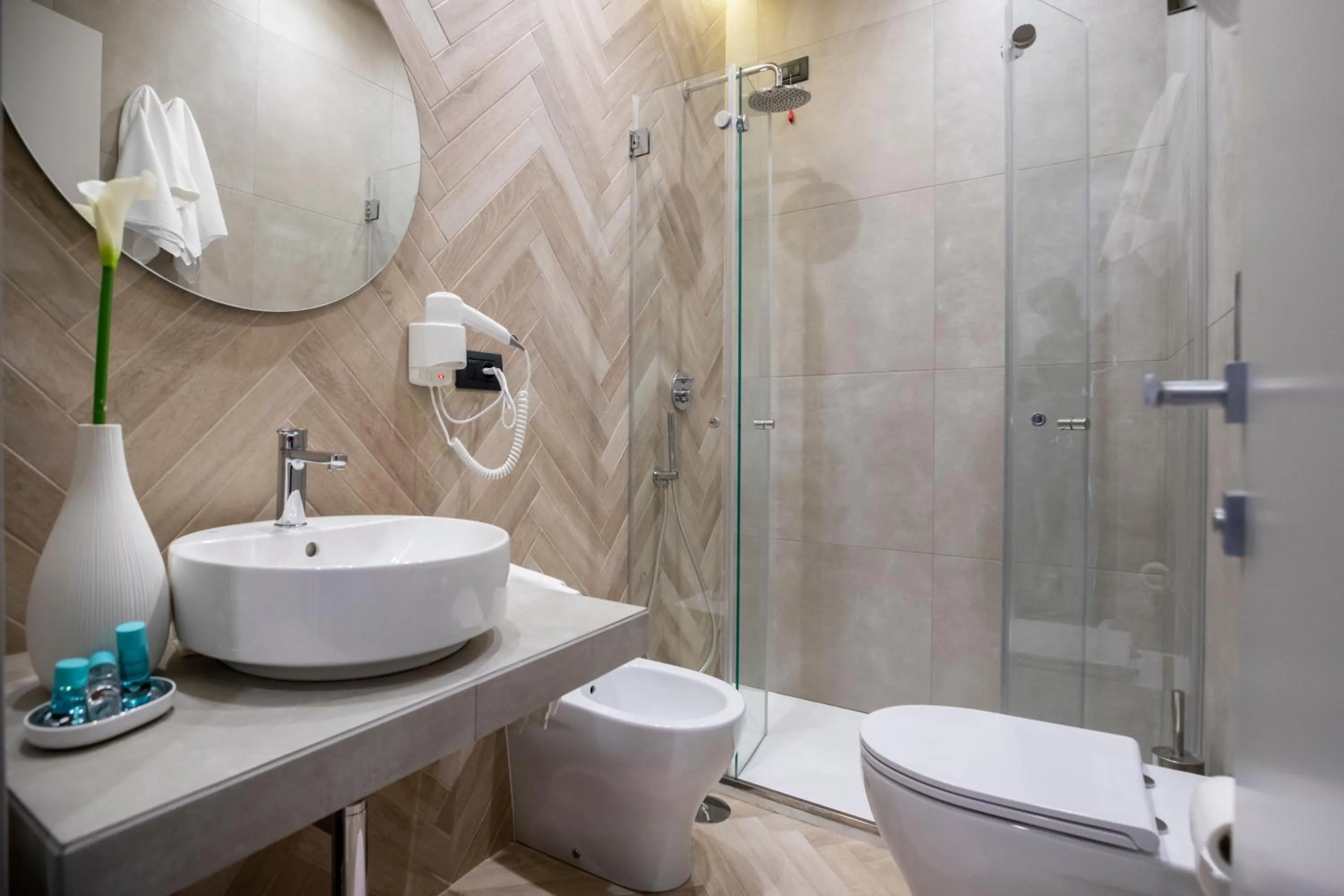 Shower in Hotel Europa