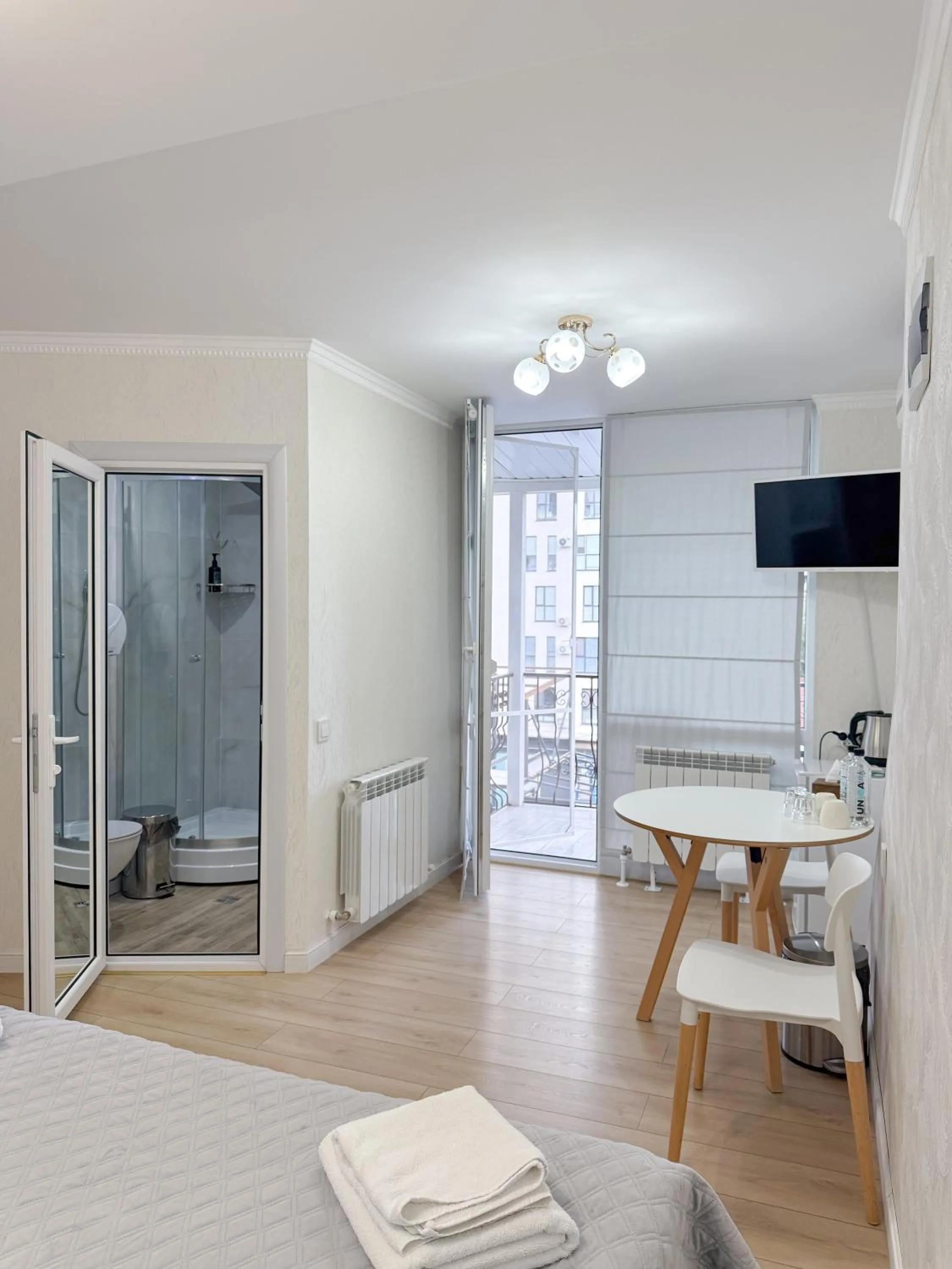 TV and multimedia, Bed in Hotel Kalyan & Spa