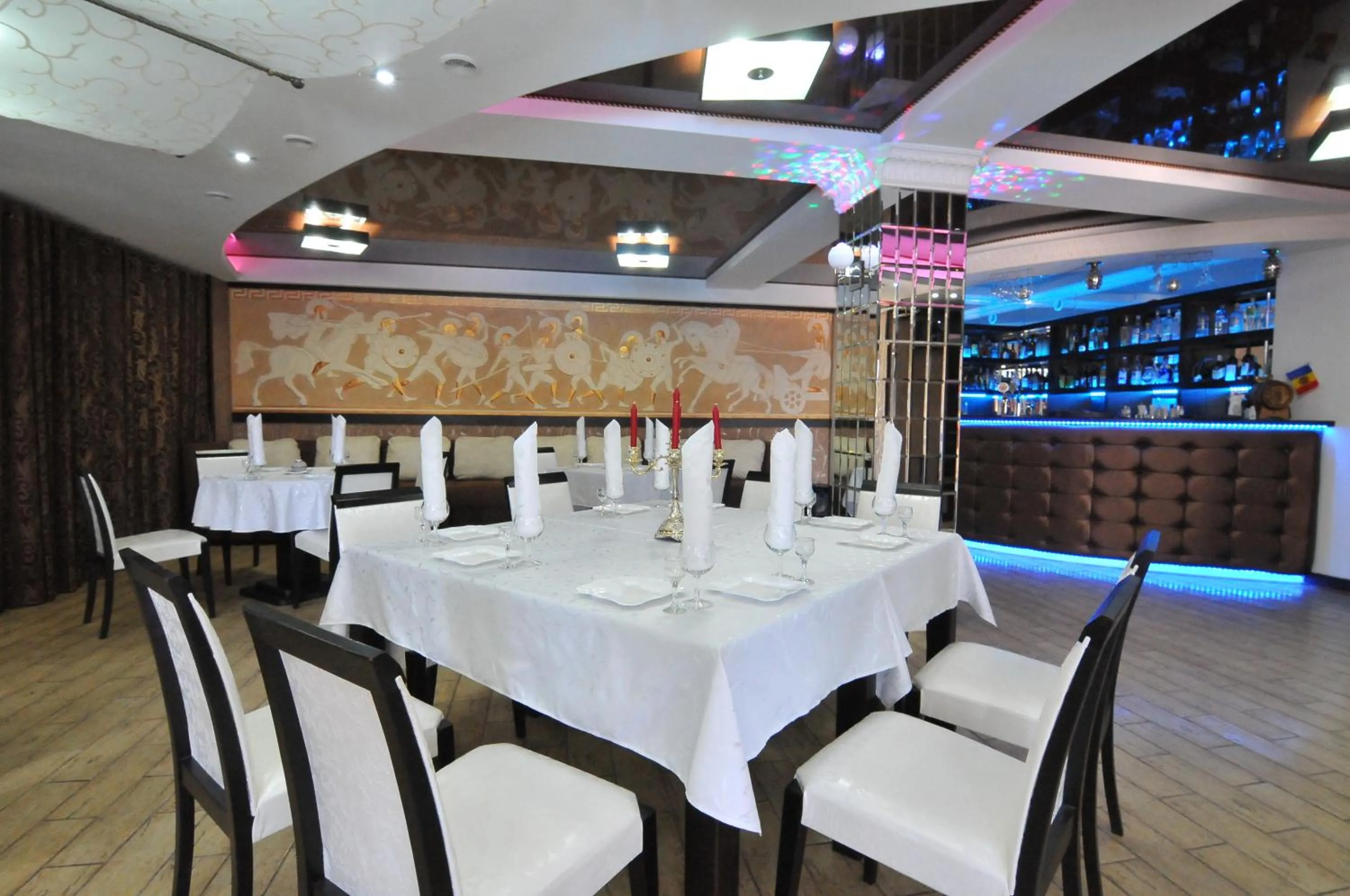Restaurant/places to eat in Hotel Kalyan & Spa