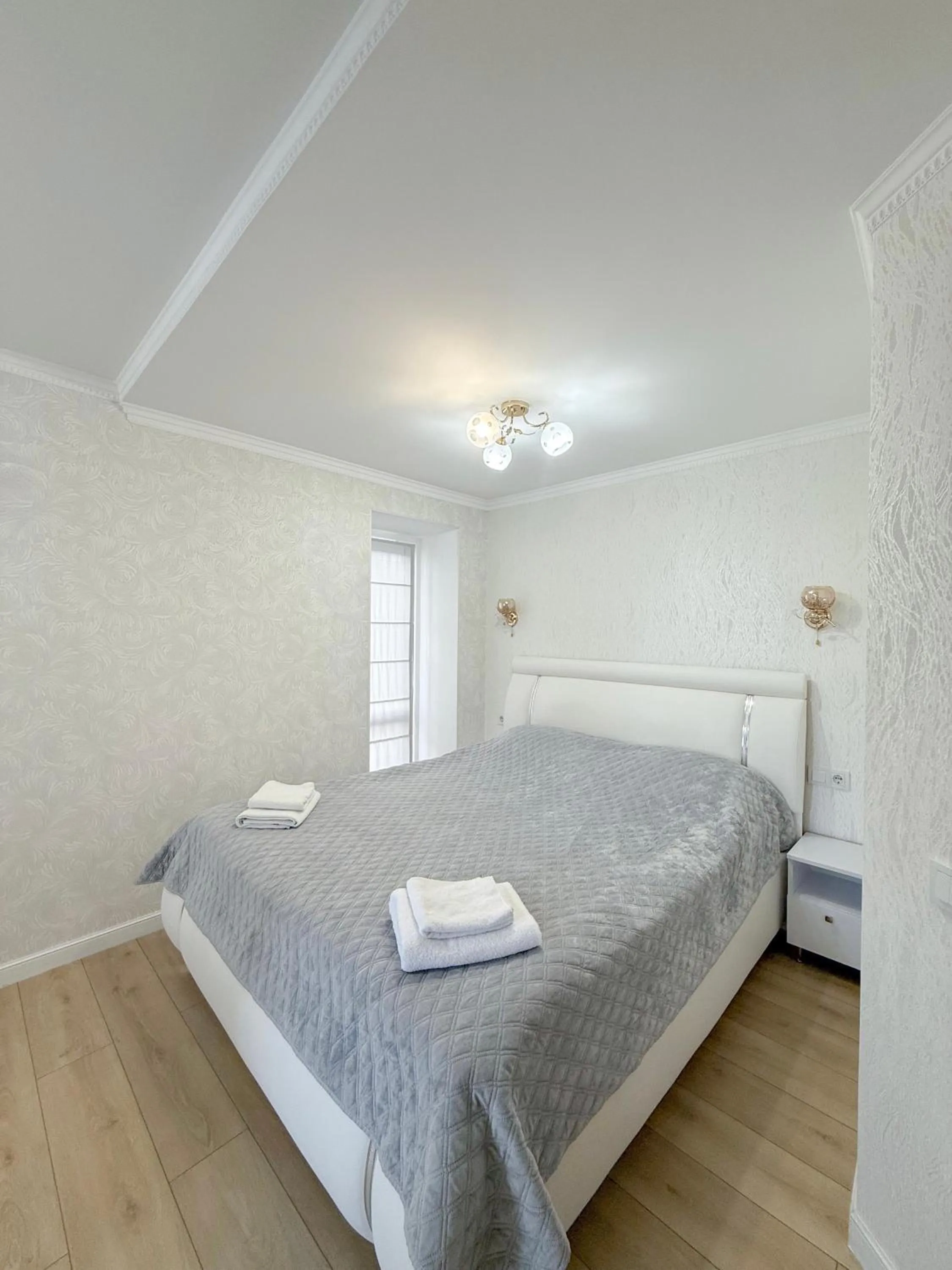 Bed in Hotel Kalyan & Spa