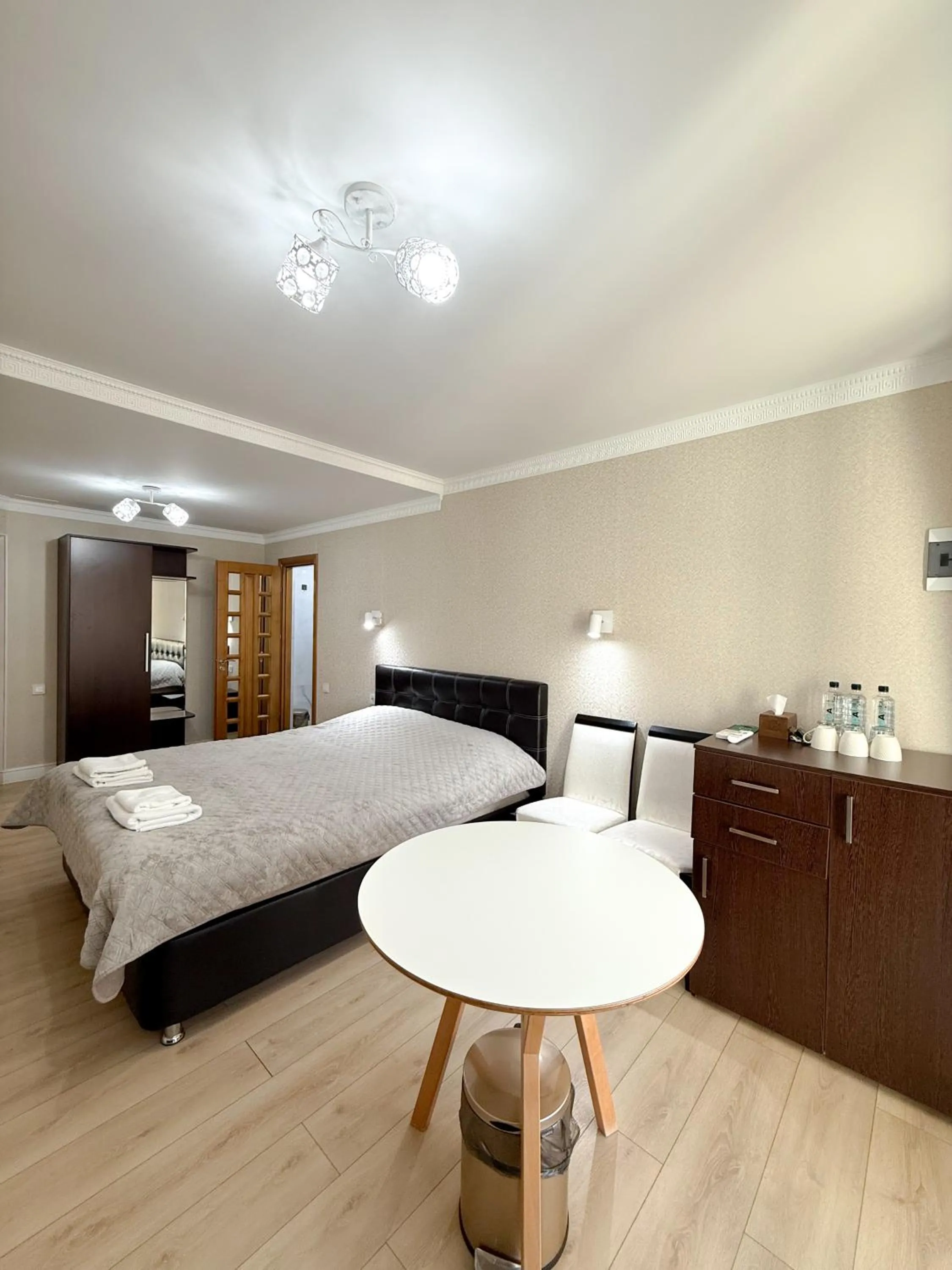 Photo of the whole room, Bed in Hotel Kalyan & Spa