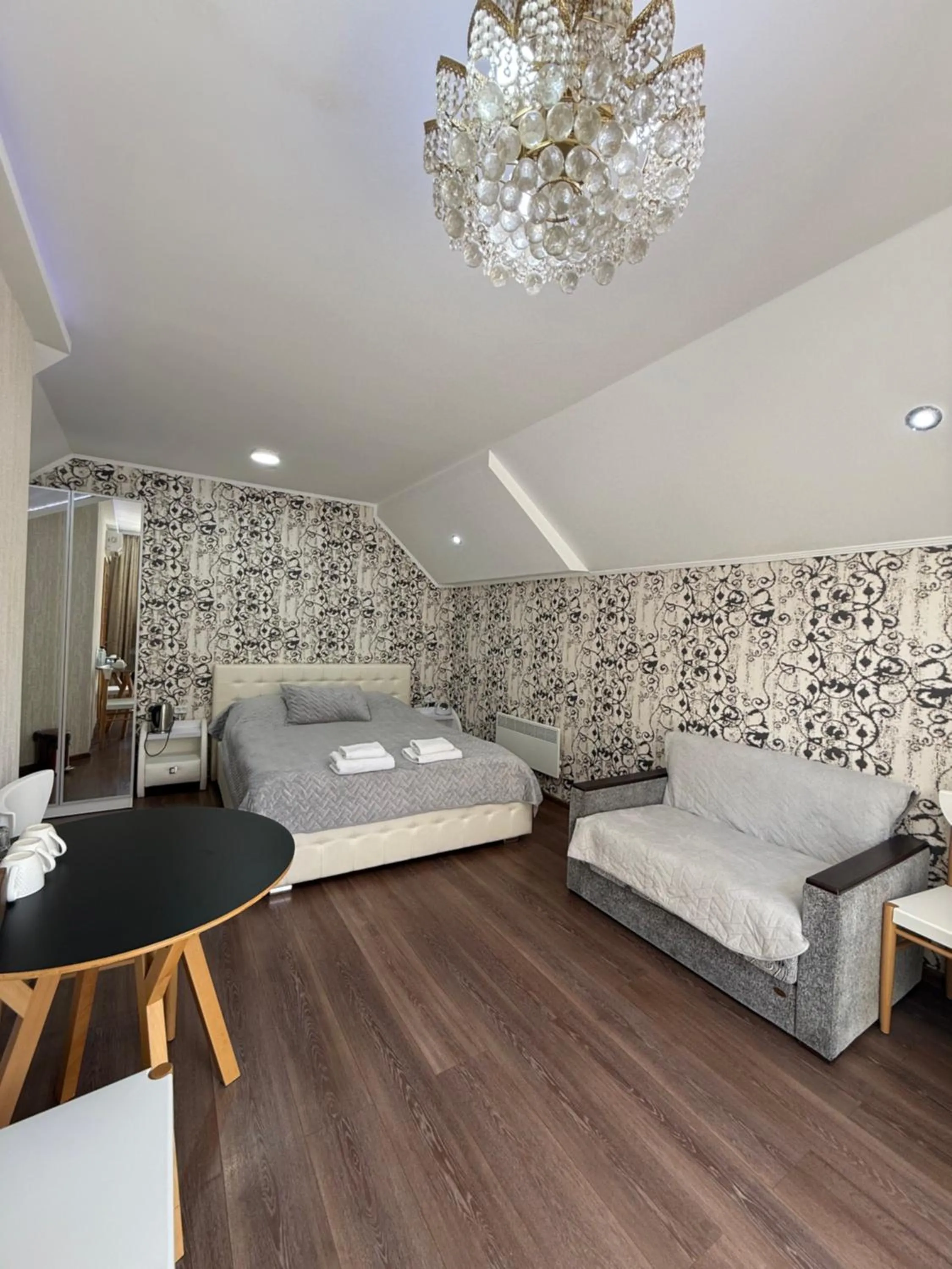 Bed in Hotel Kalyan & Spa