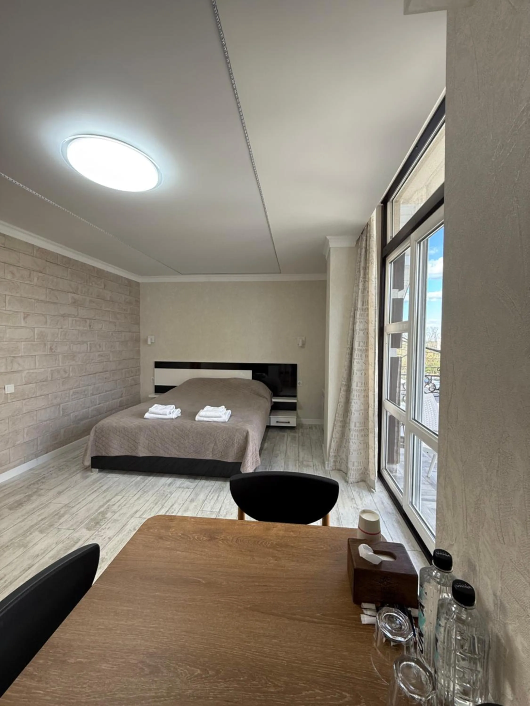 Bed in Hotel Kalyan & Spa