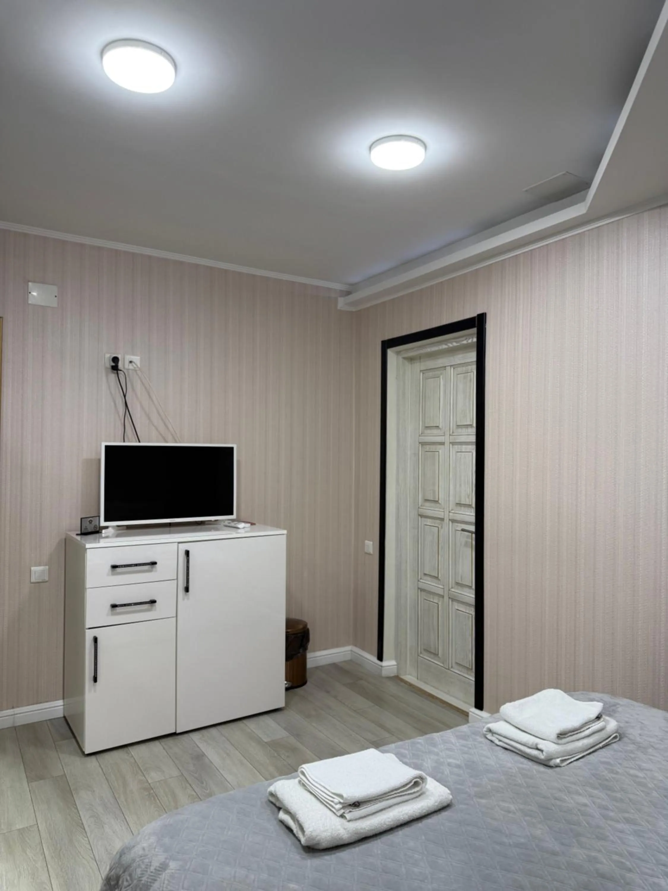 TV and multimedia, Bed in Hotel Kalyan & Spa