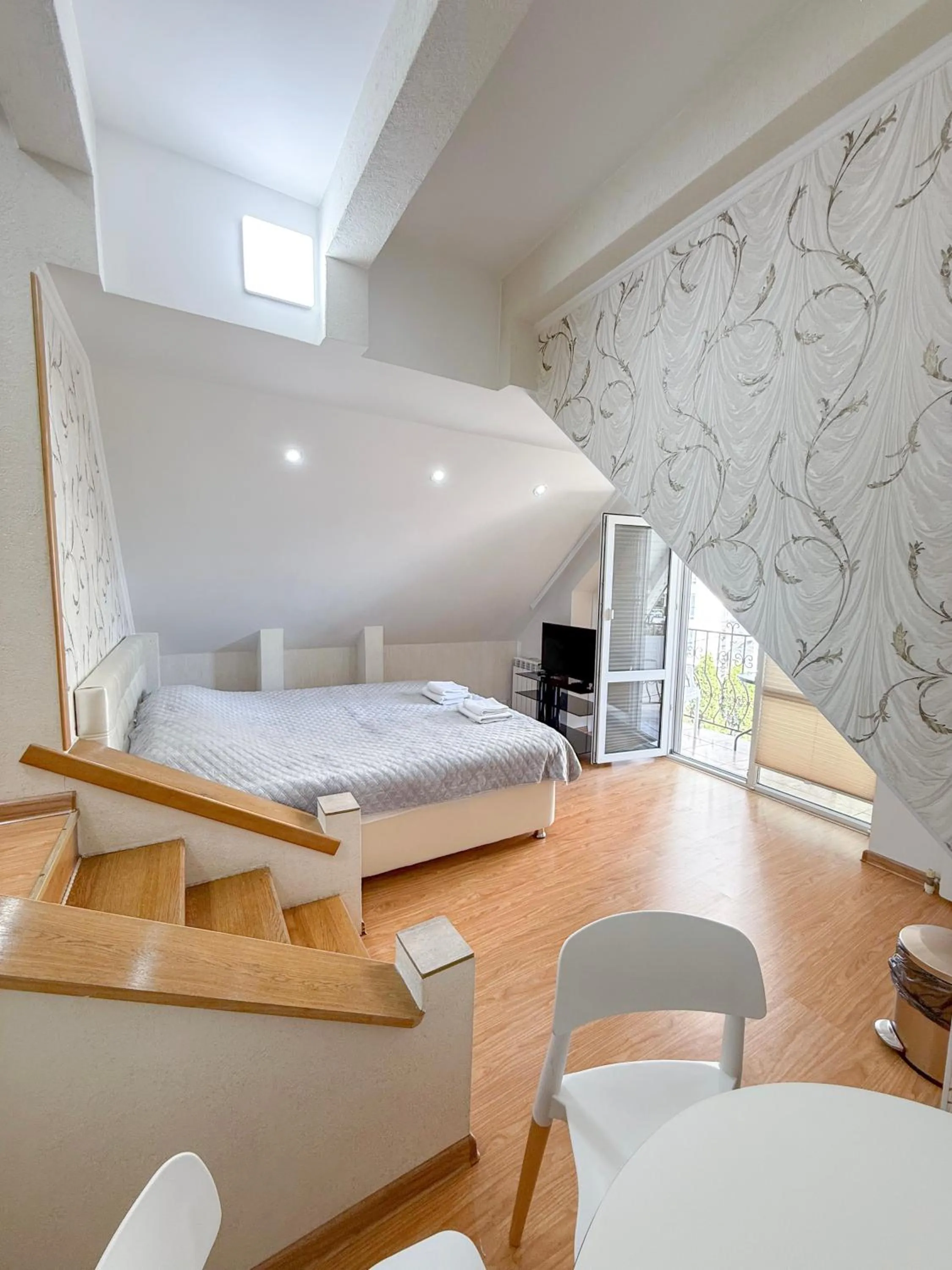 Bed in Hotel Kalyan & Spa