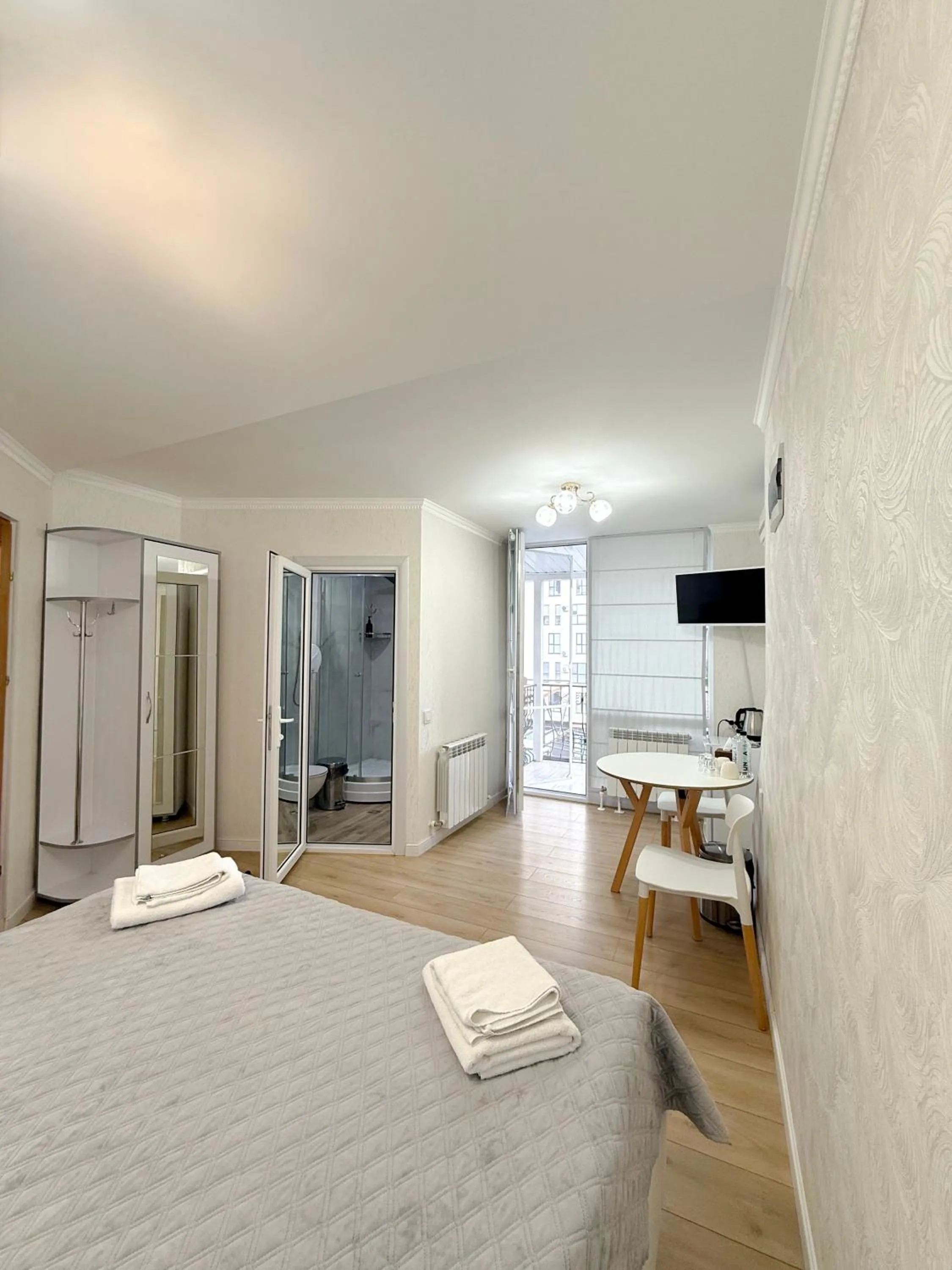 TV and multimedia, Bed in Hotel Kalyan & Spa