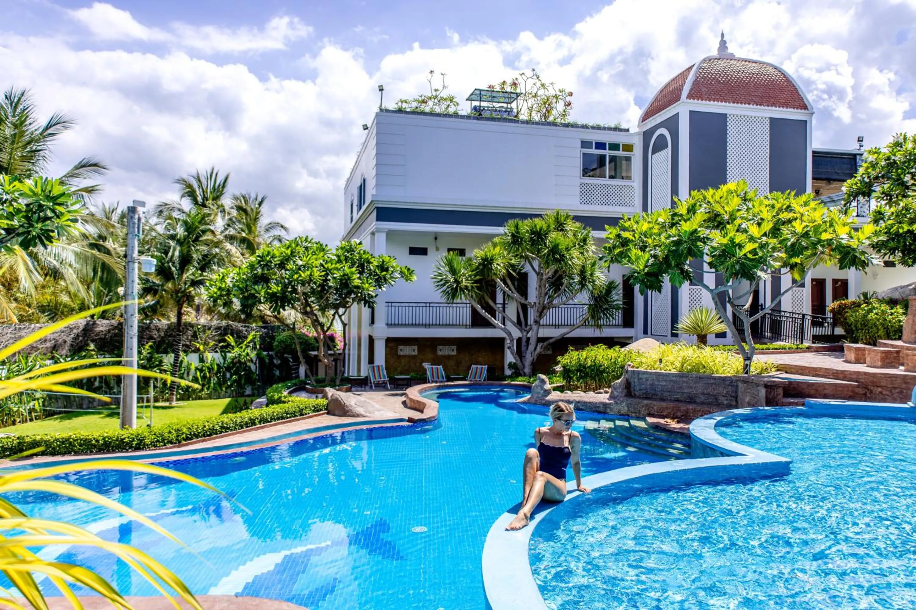 Swimming pool in Green Oasis Nha Trang Resort
