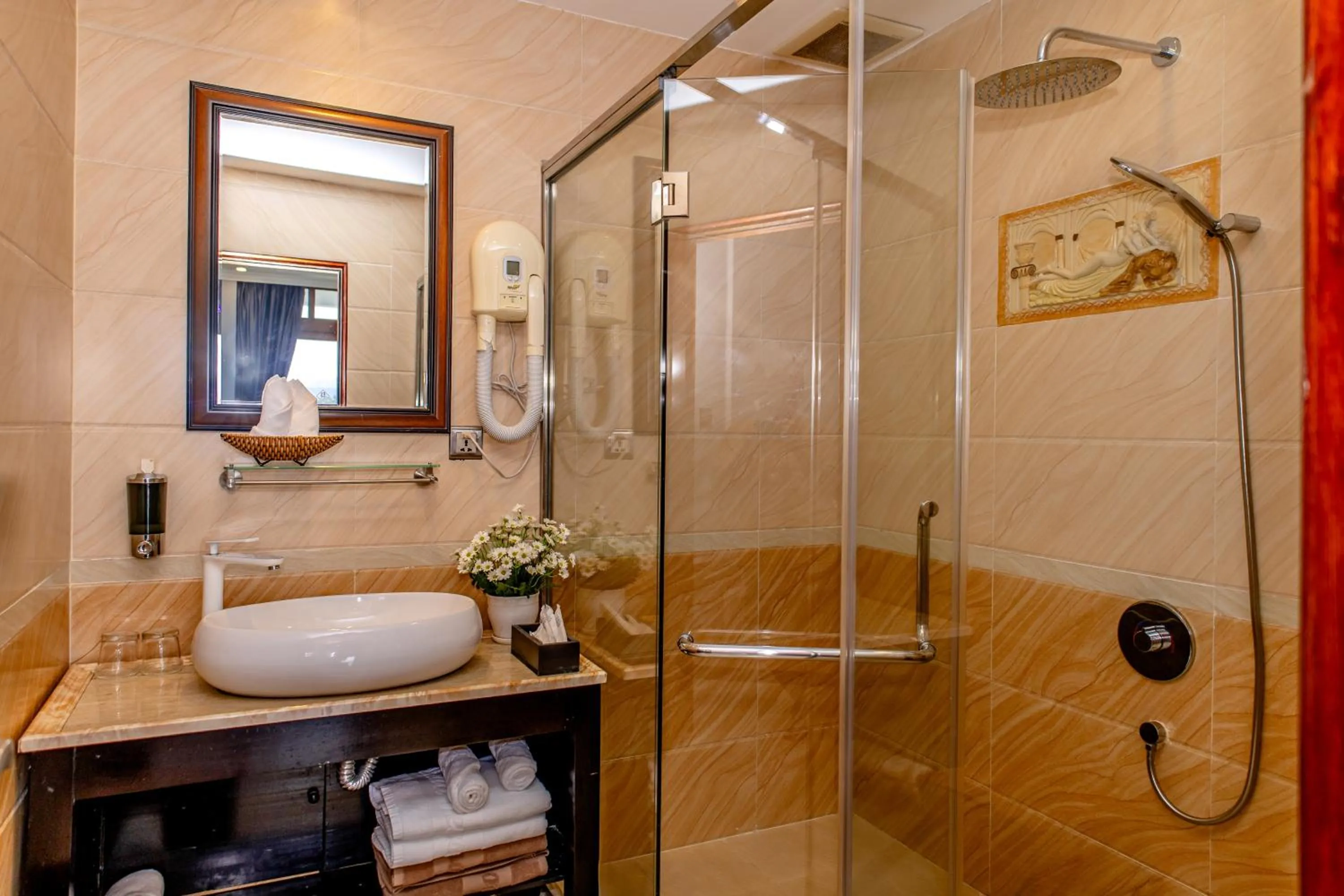 Shower in Green Oasis Nha Trang Resort