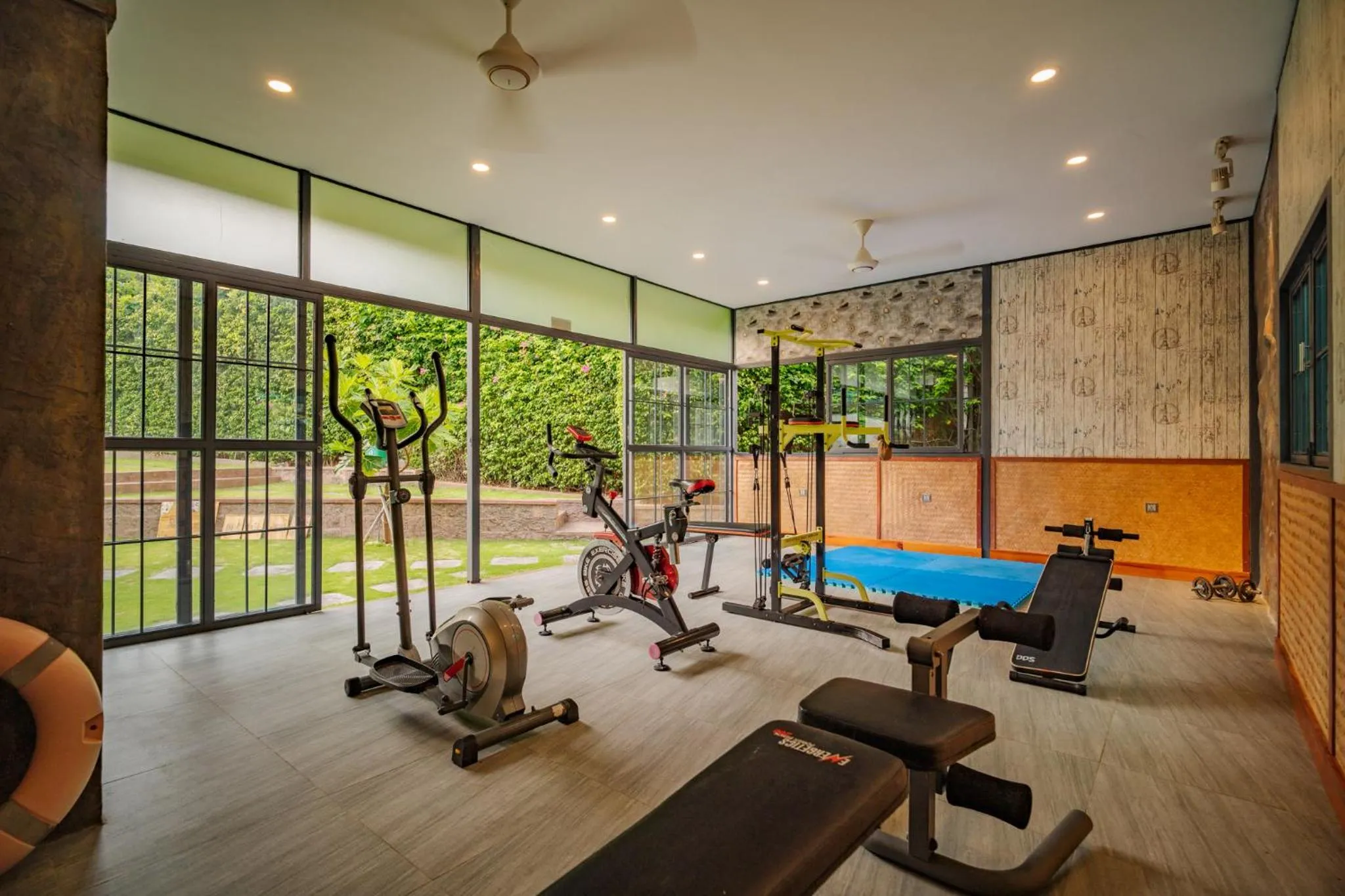 Fitness centre/facilities in Green Oasis Nha Trang Resort