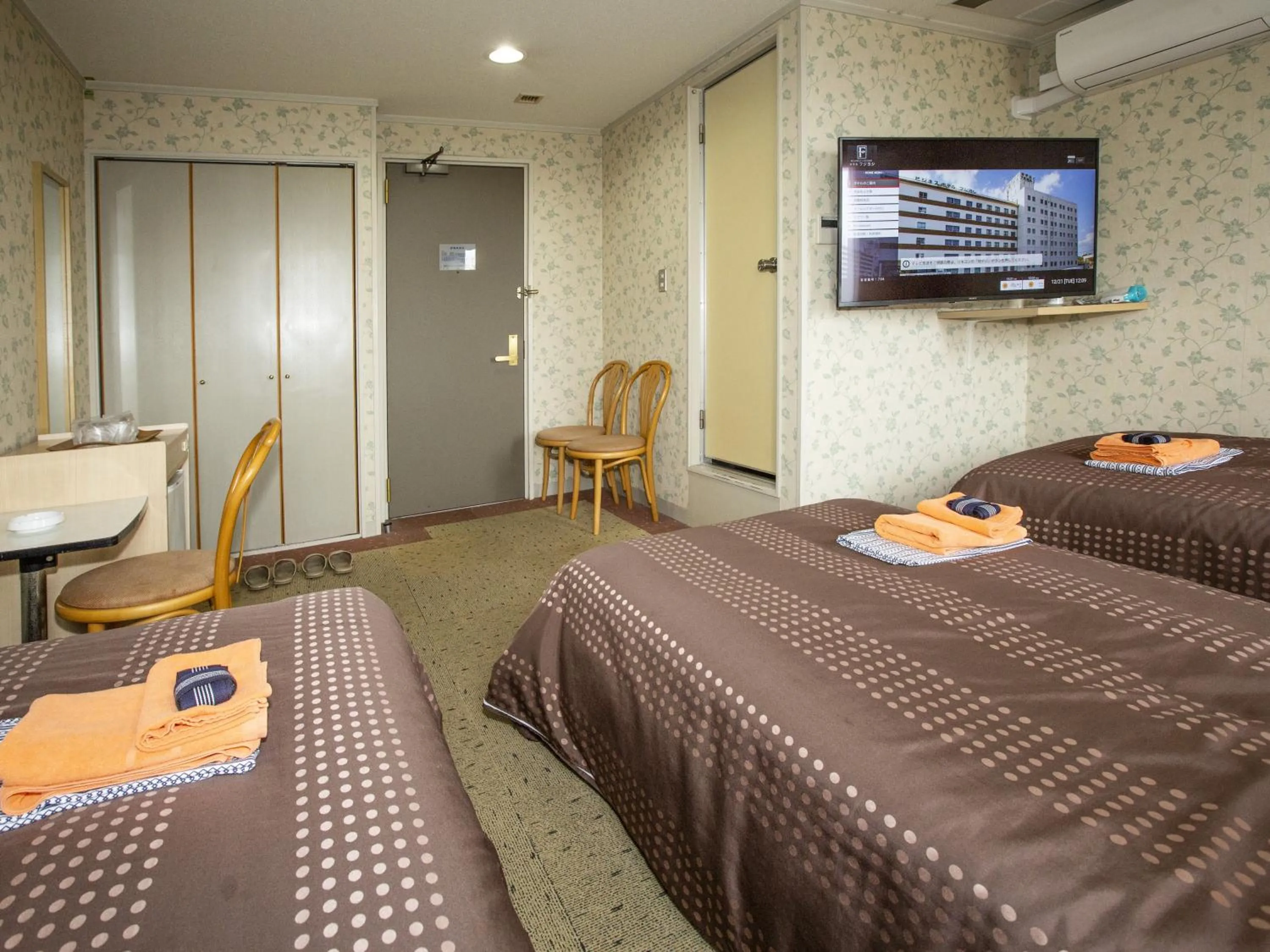 Photo of the whole room, Bed in Hotel Fujiyoshi