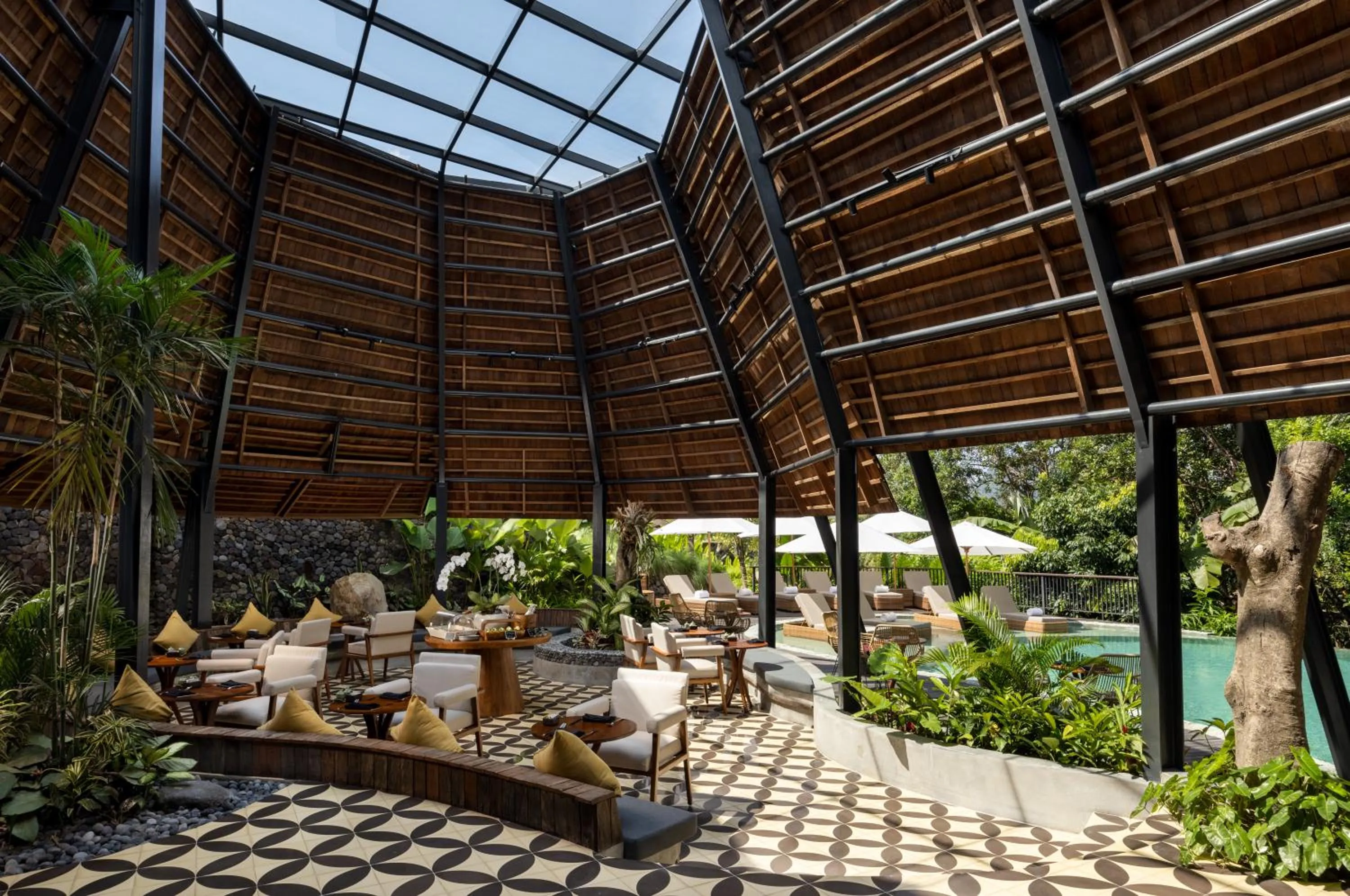 Restaurant/places to eat in The Wapa Lux Tent