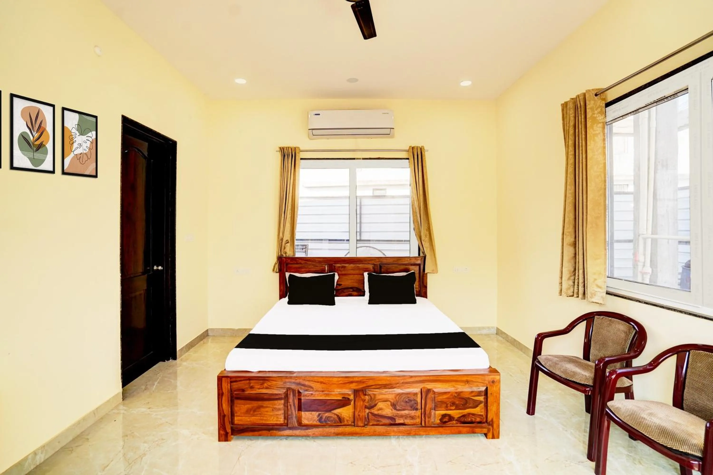 Bedroom, Bed in Hotel O Godavari Lawn