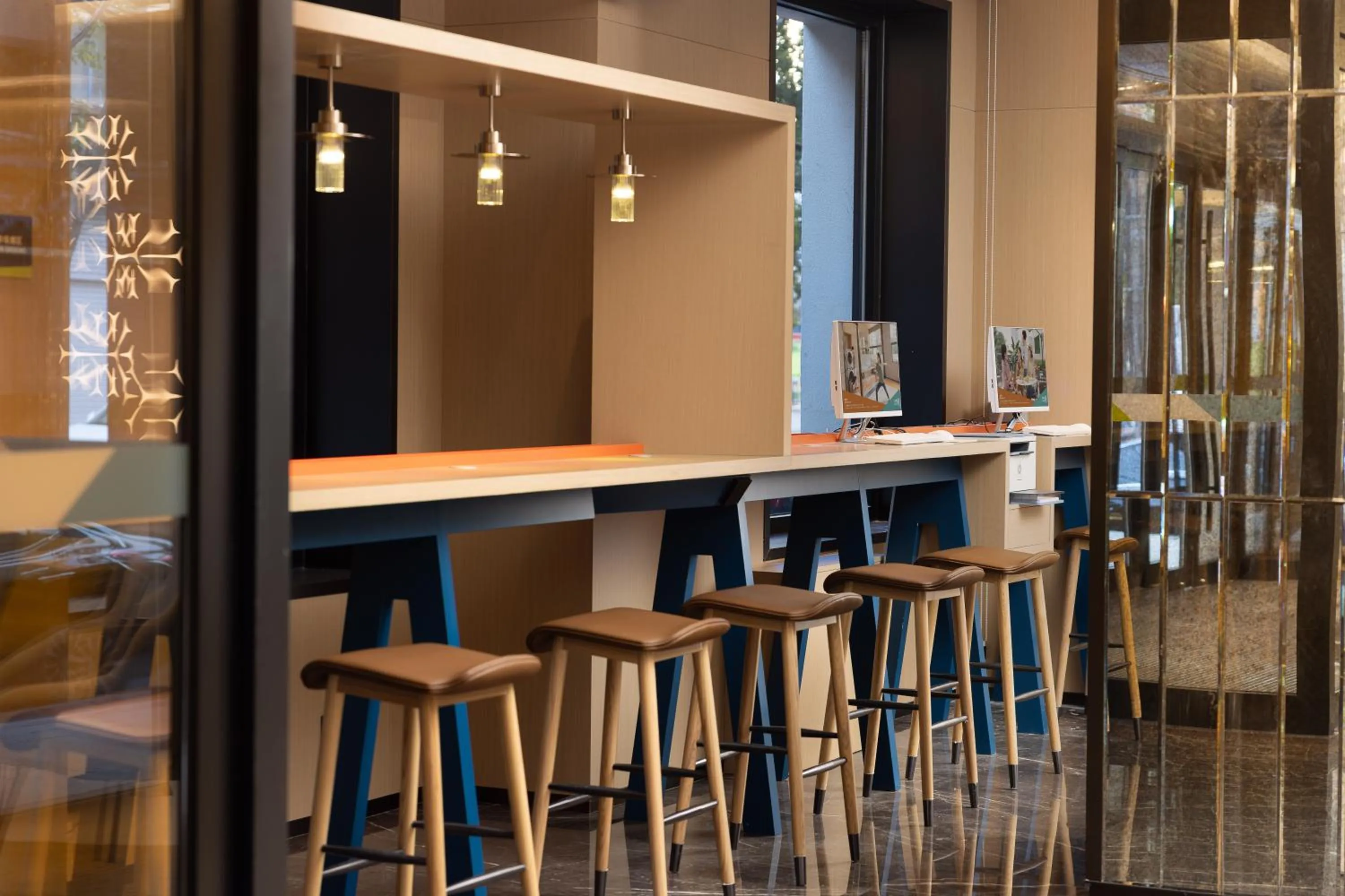 Seating area in Home2 Suite by Hilton Harbin Central Street