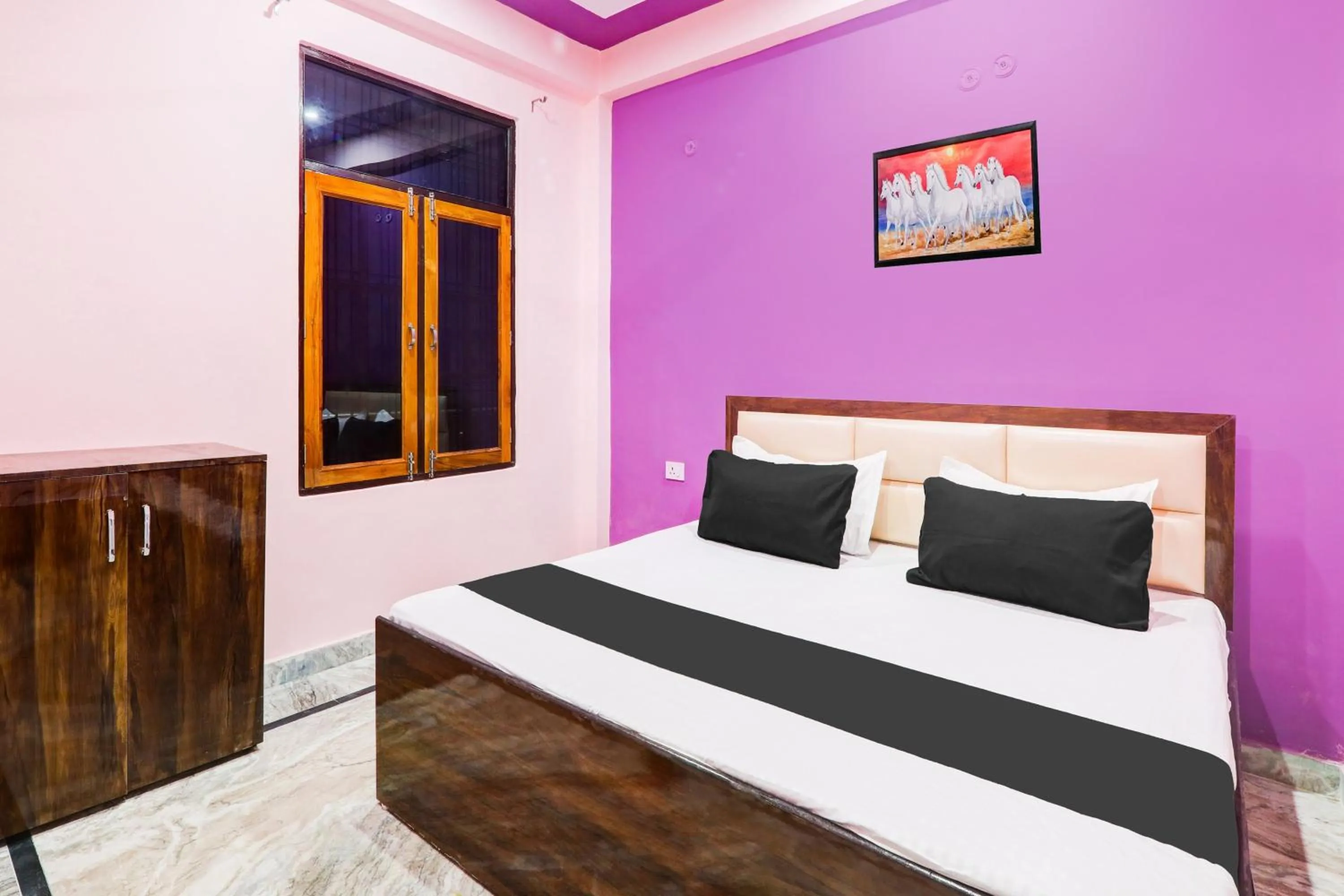 Bedroom, Bed in Hotel O Raj Palace