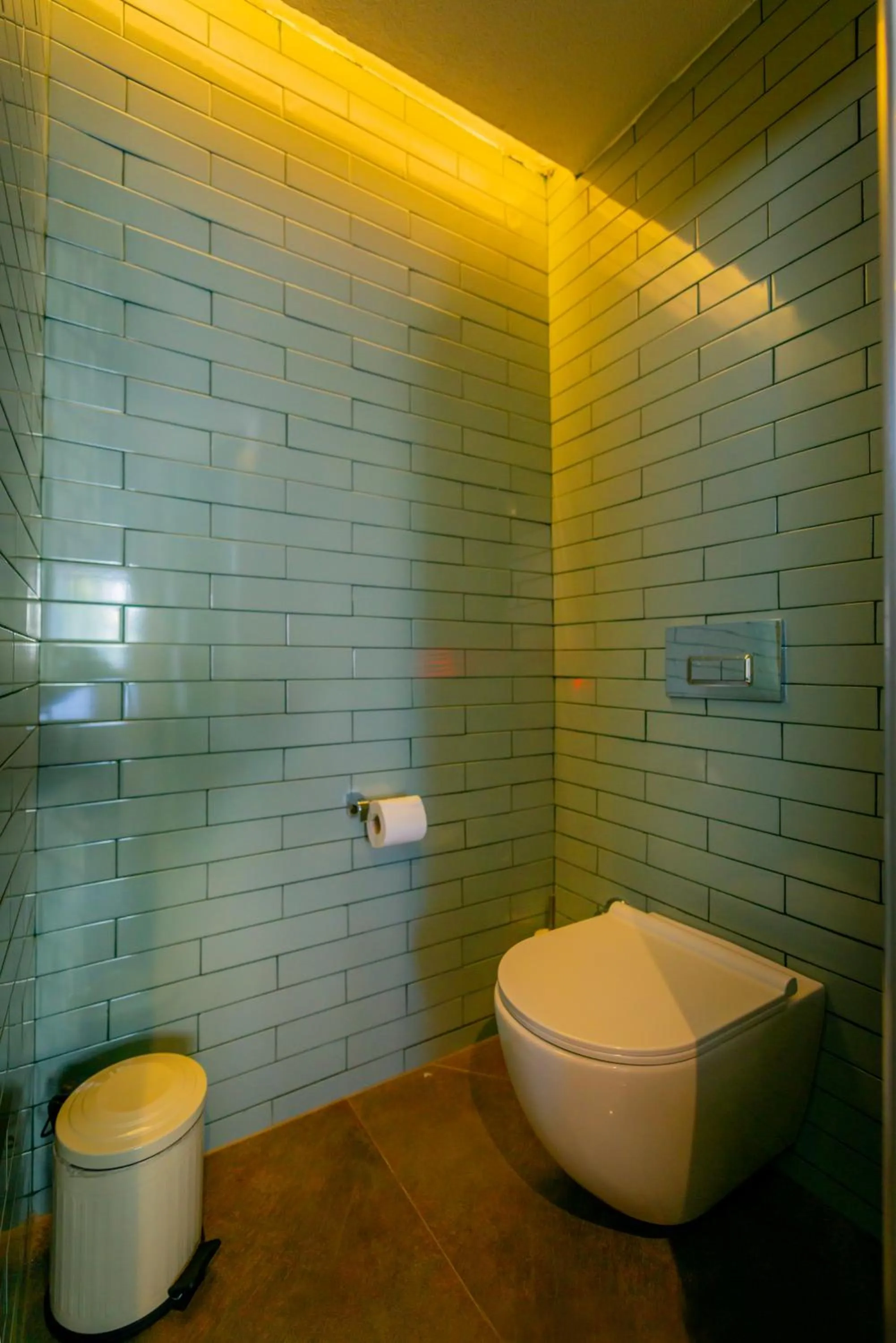 Shower in Nakas Hotel