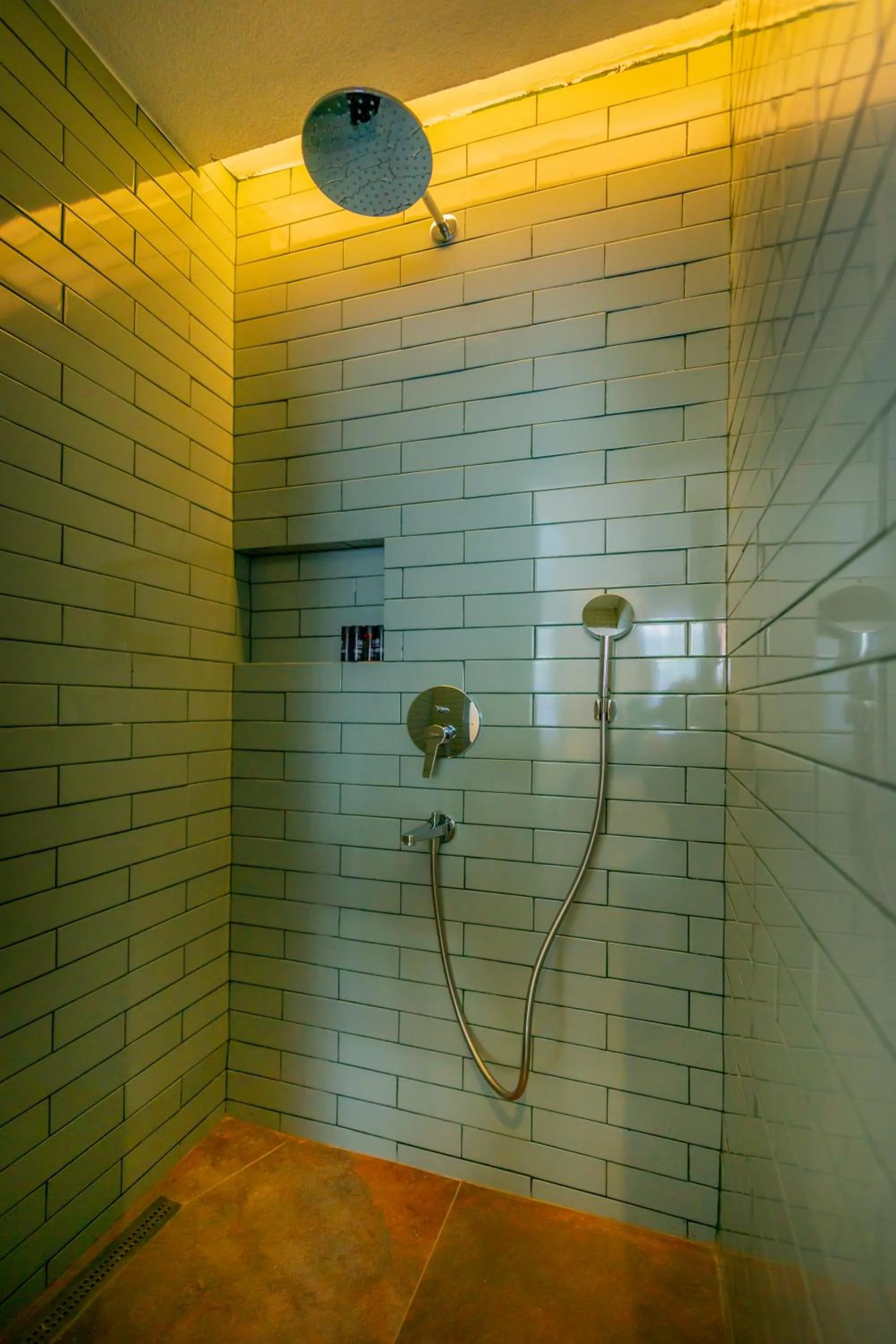 Shower in Nakas Hotel