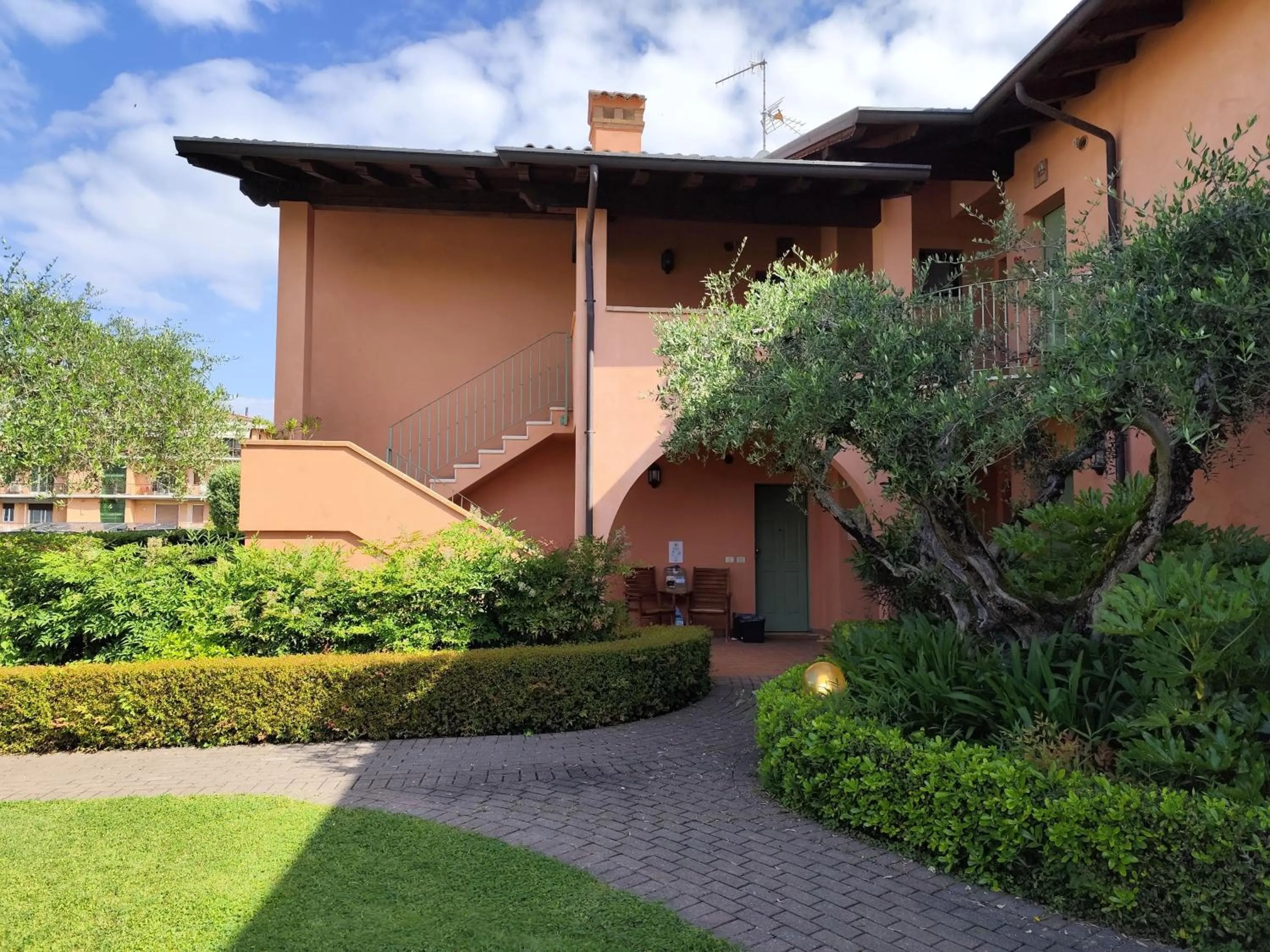 Property building in BellaSirmione Holiday Apartments