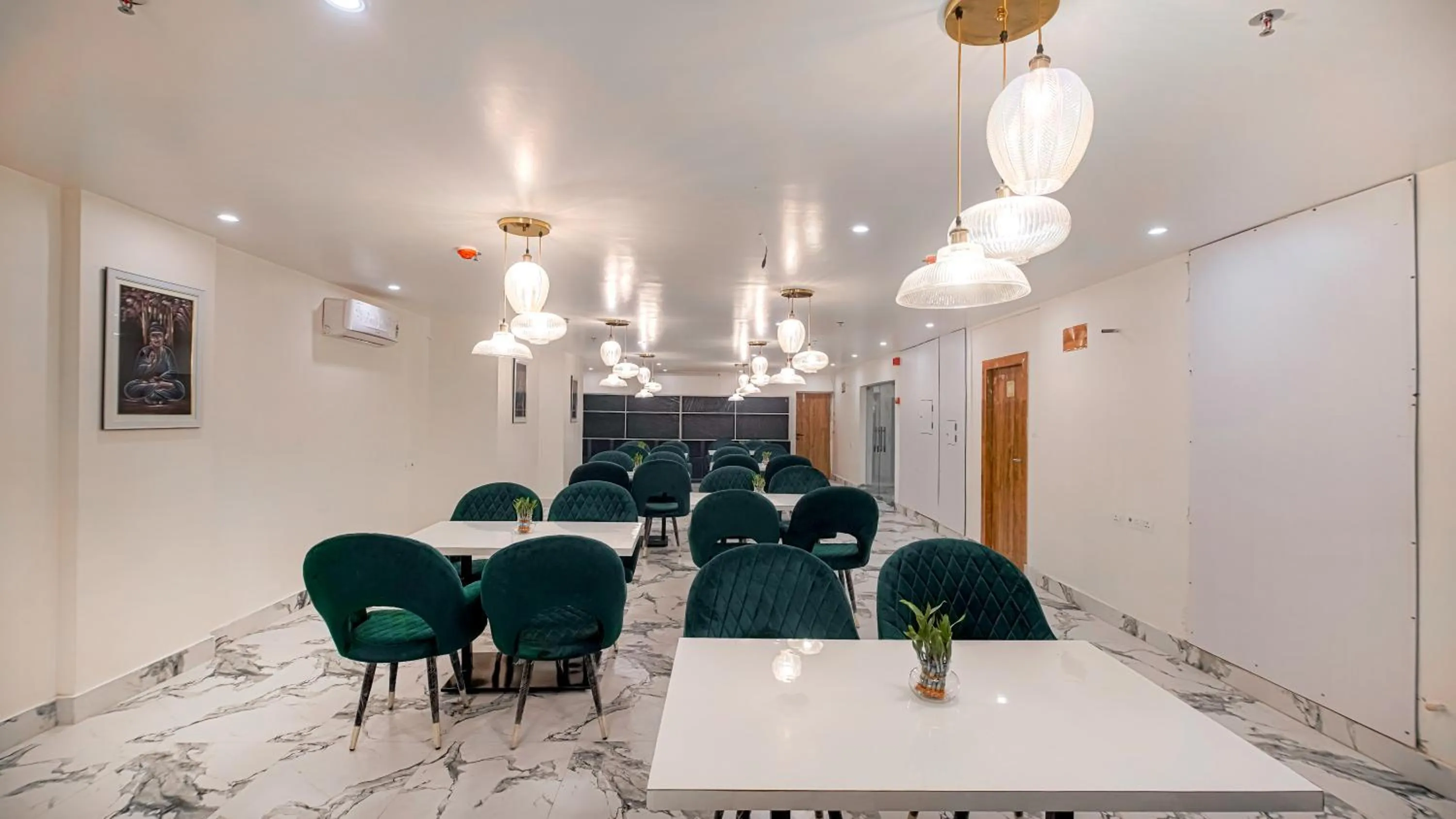 Restaurant/places to eat in Perfectstayz Premium Varanasi