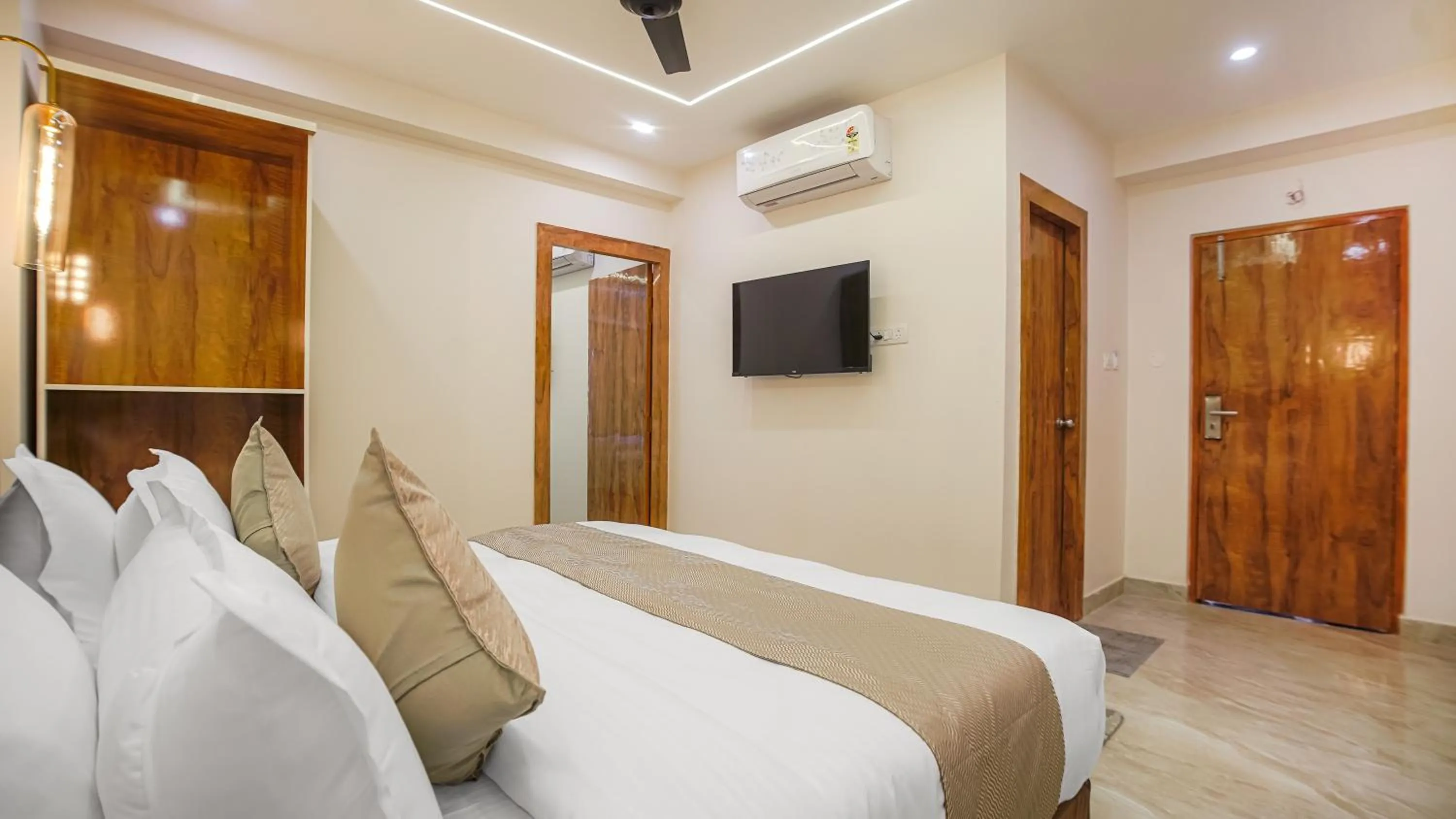 Bedroom, Bed in Perfectstayz Premium Varanasi
