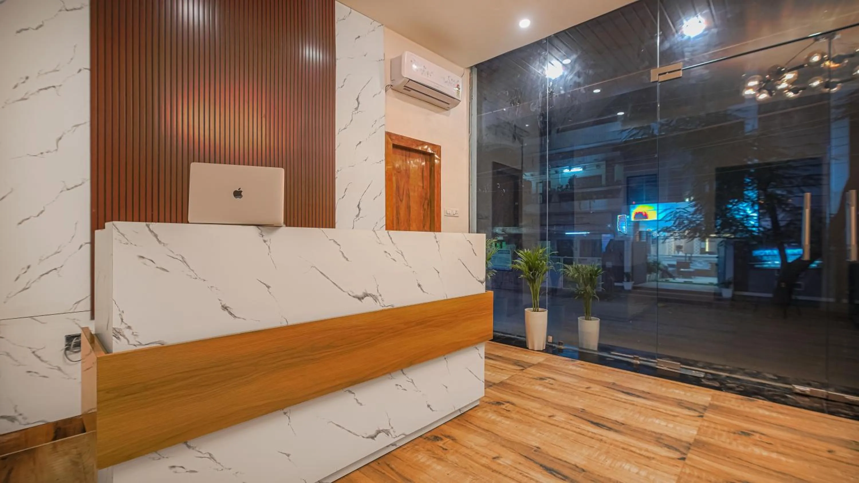Lobby or reception in Perfectstayz Premium Varanasi