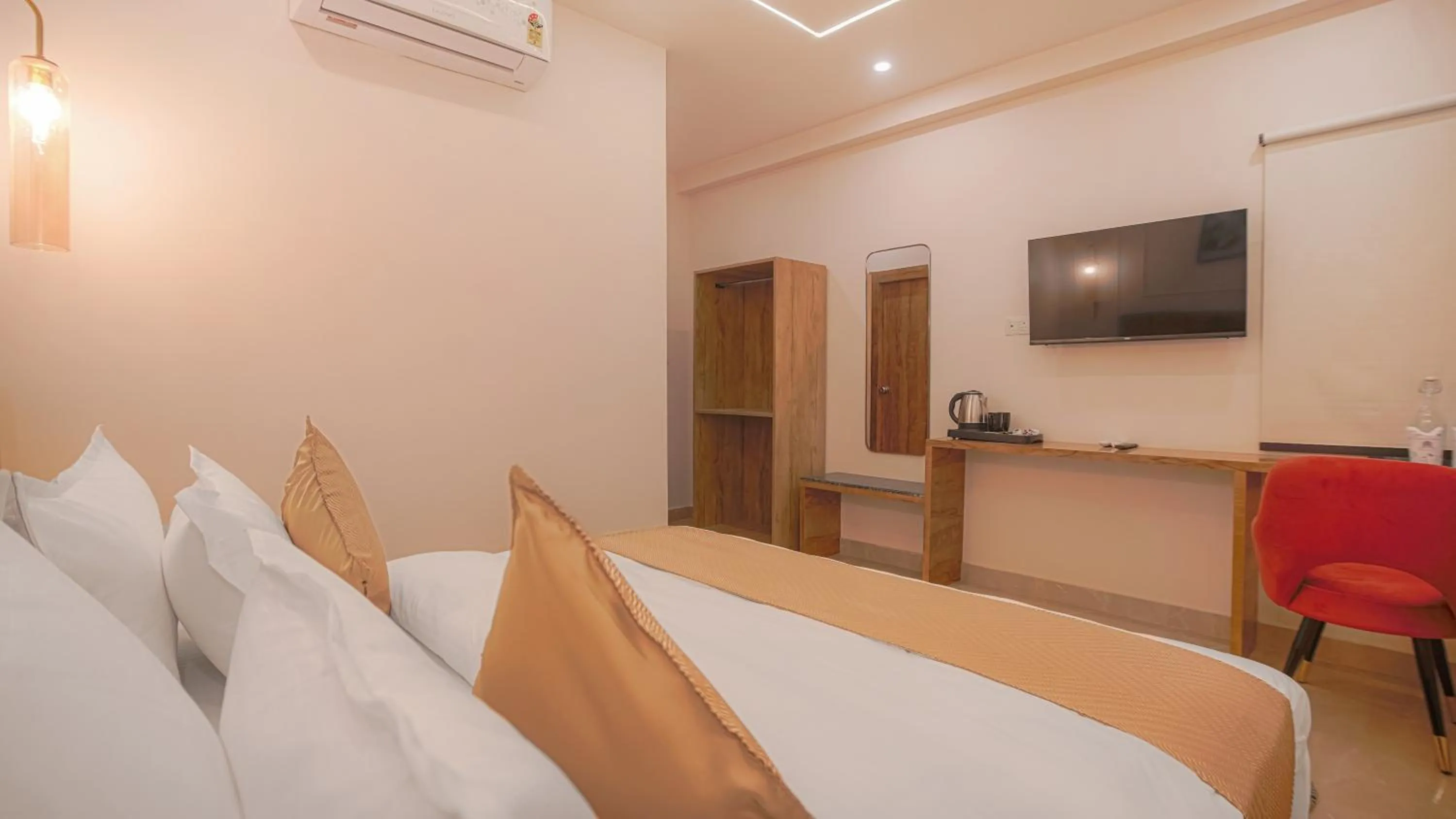 Bedroom, Bed in Perfectstayz Premium Varanasi