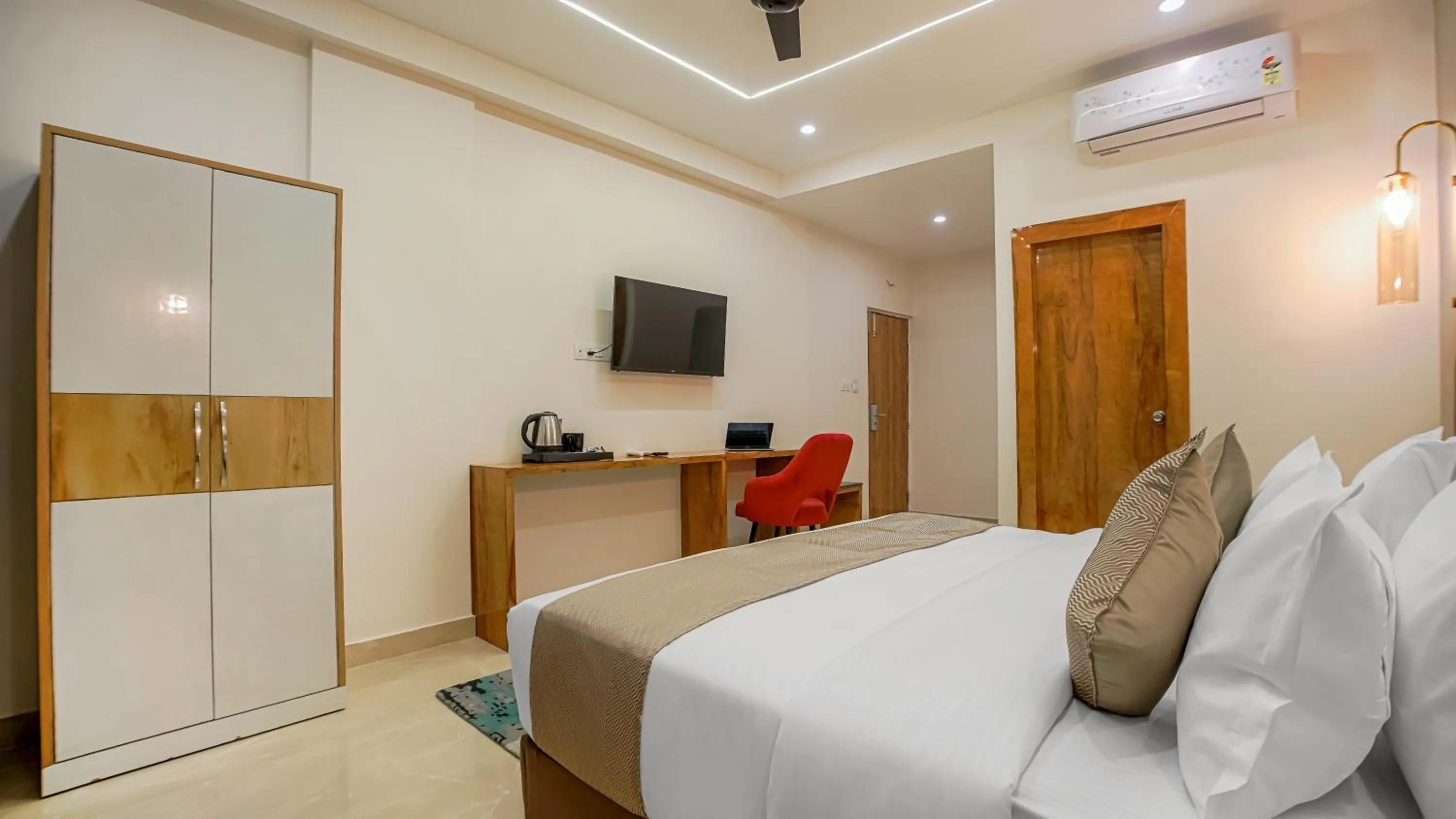 Bedroom, Bed in Perfectstayz Premium Varanasi
