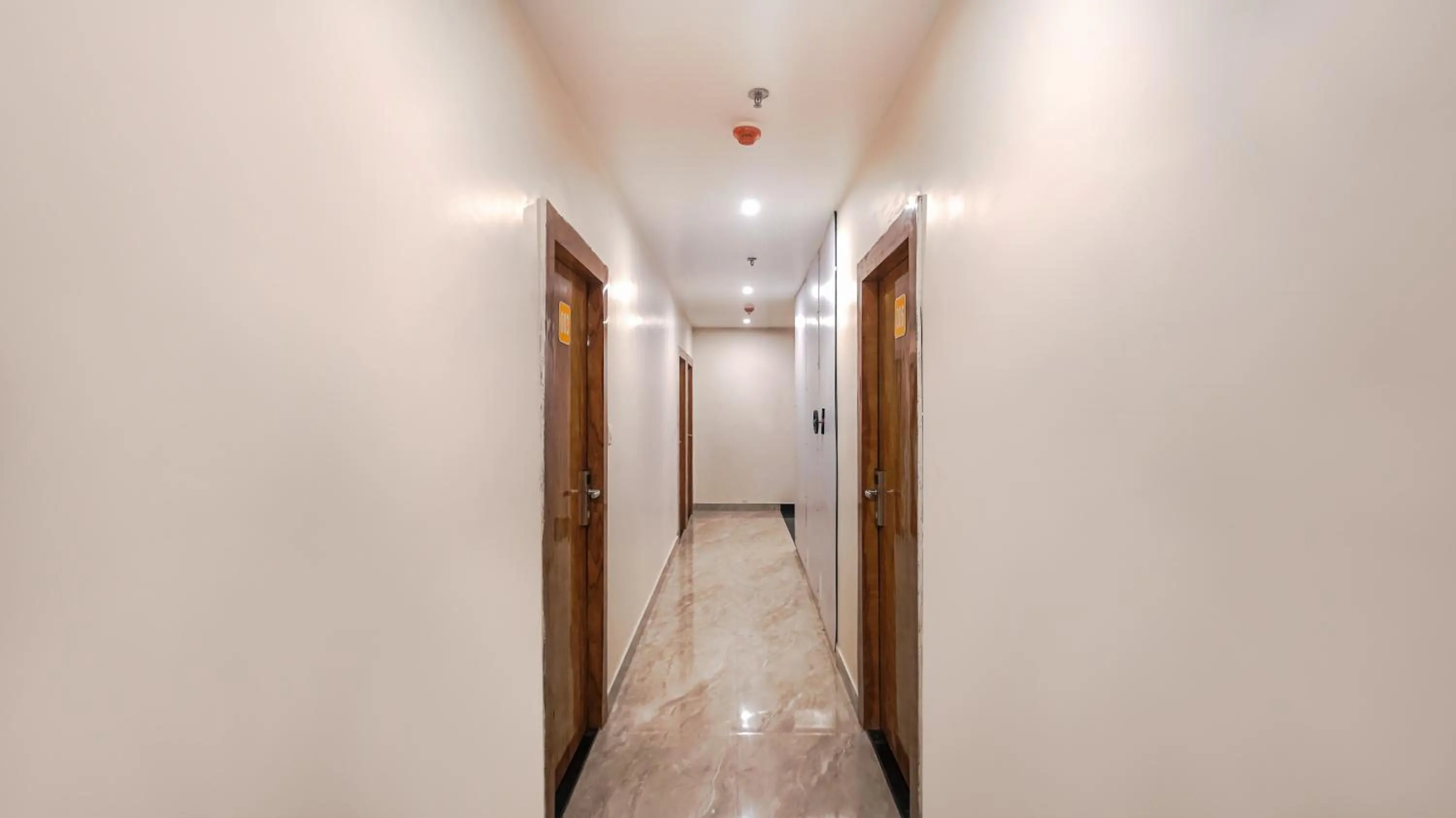 Lobby or reception in Perfectstayz Premium Varanasi