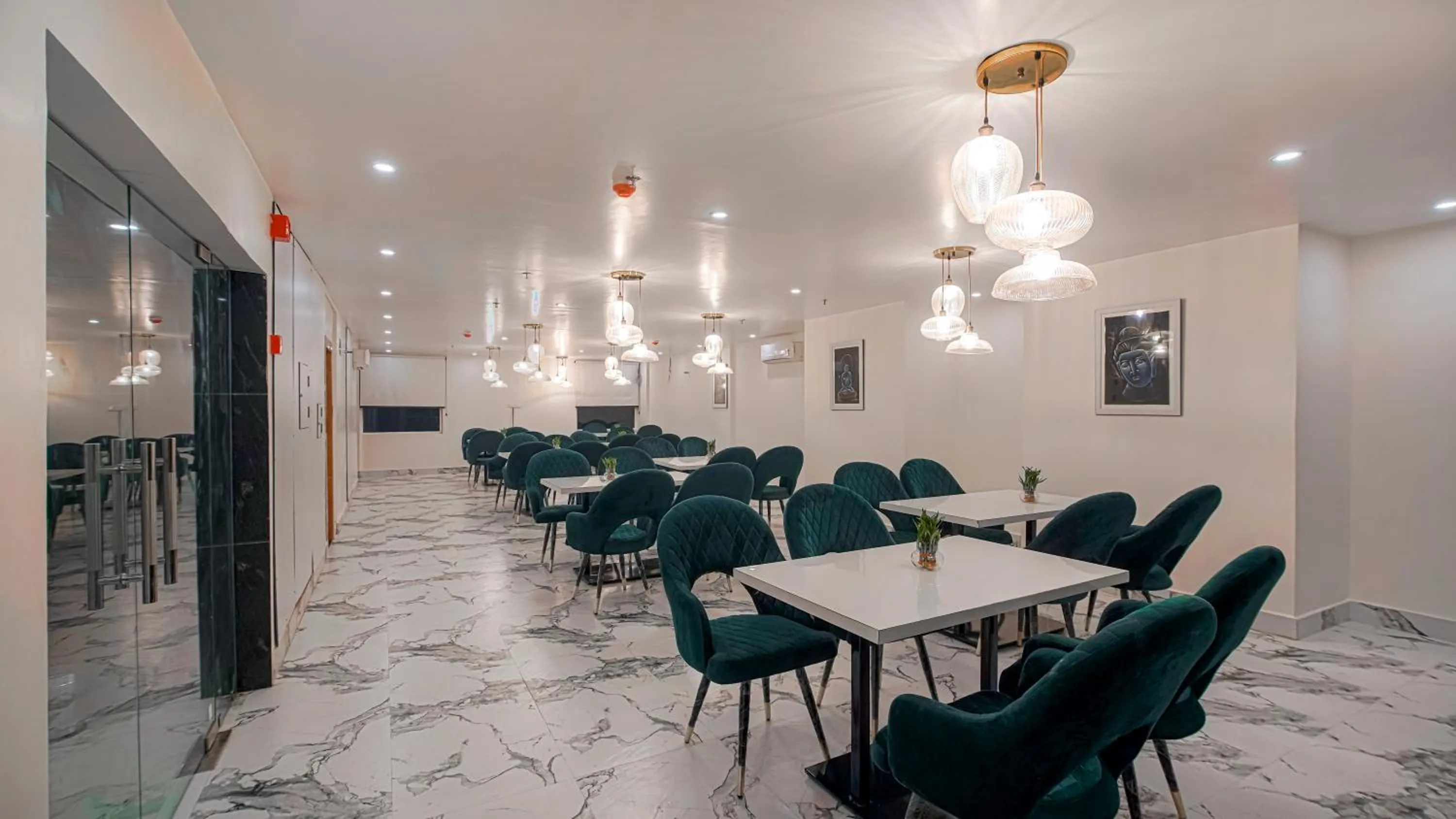 Restaurant/places to eat in Perfectstayz Premium Varanasi