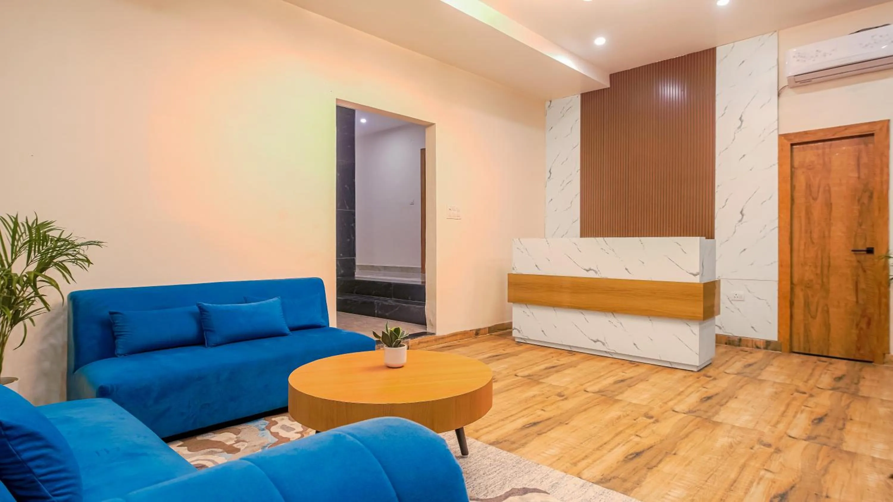 Lobby or reception in Perfectstayz Premium Varanasi