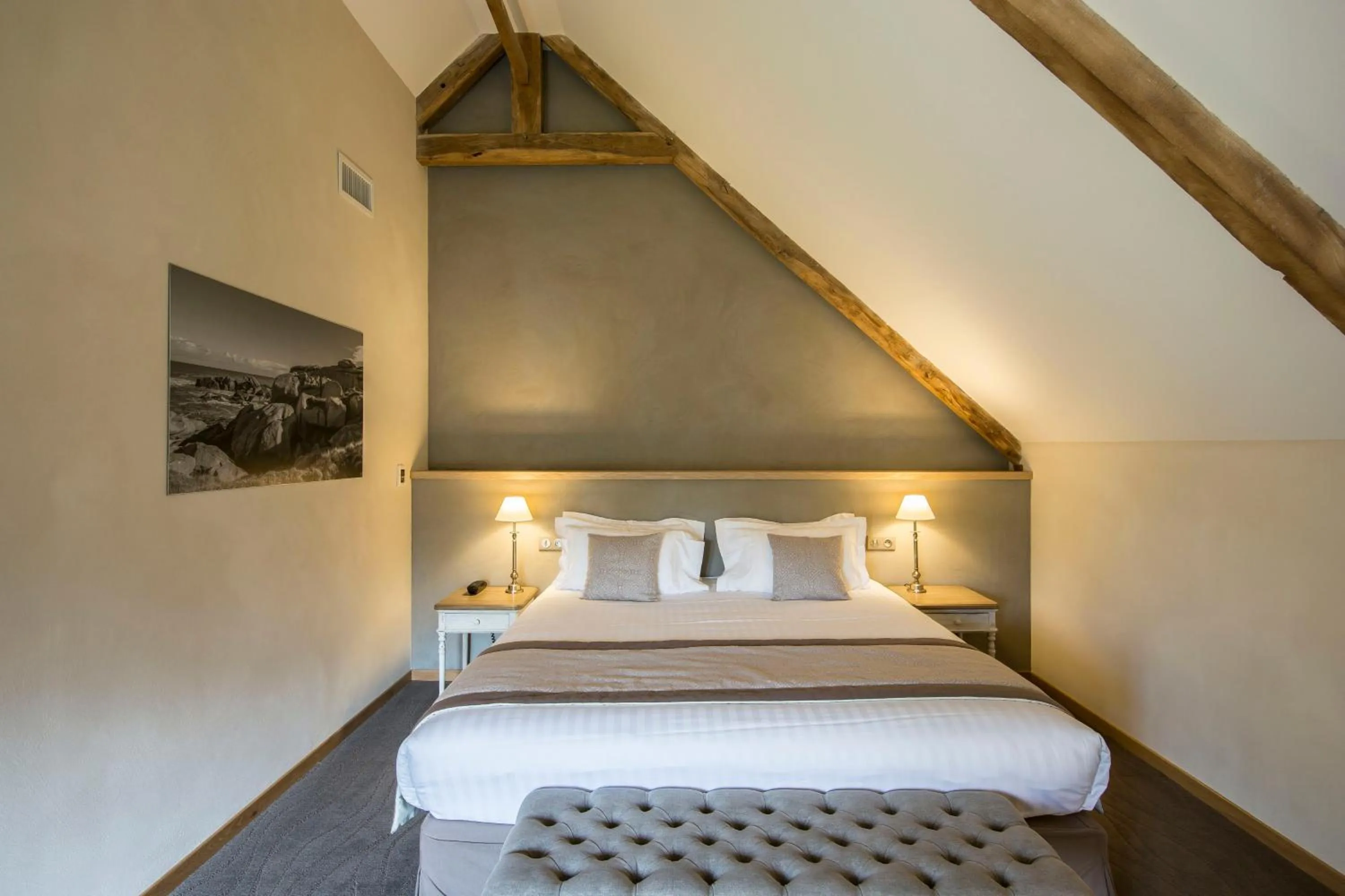 Bed in Hotel de L'Abbaye Le Tronchet - Handwritten Collection