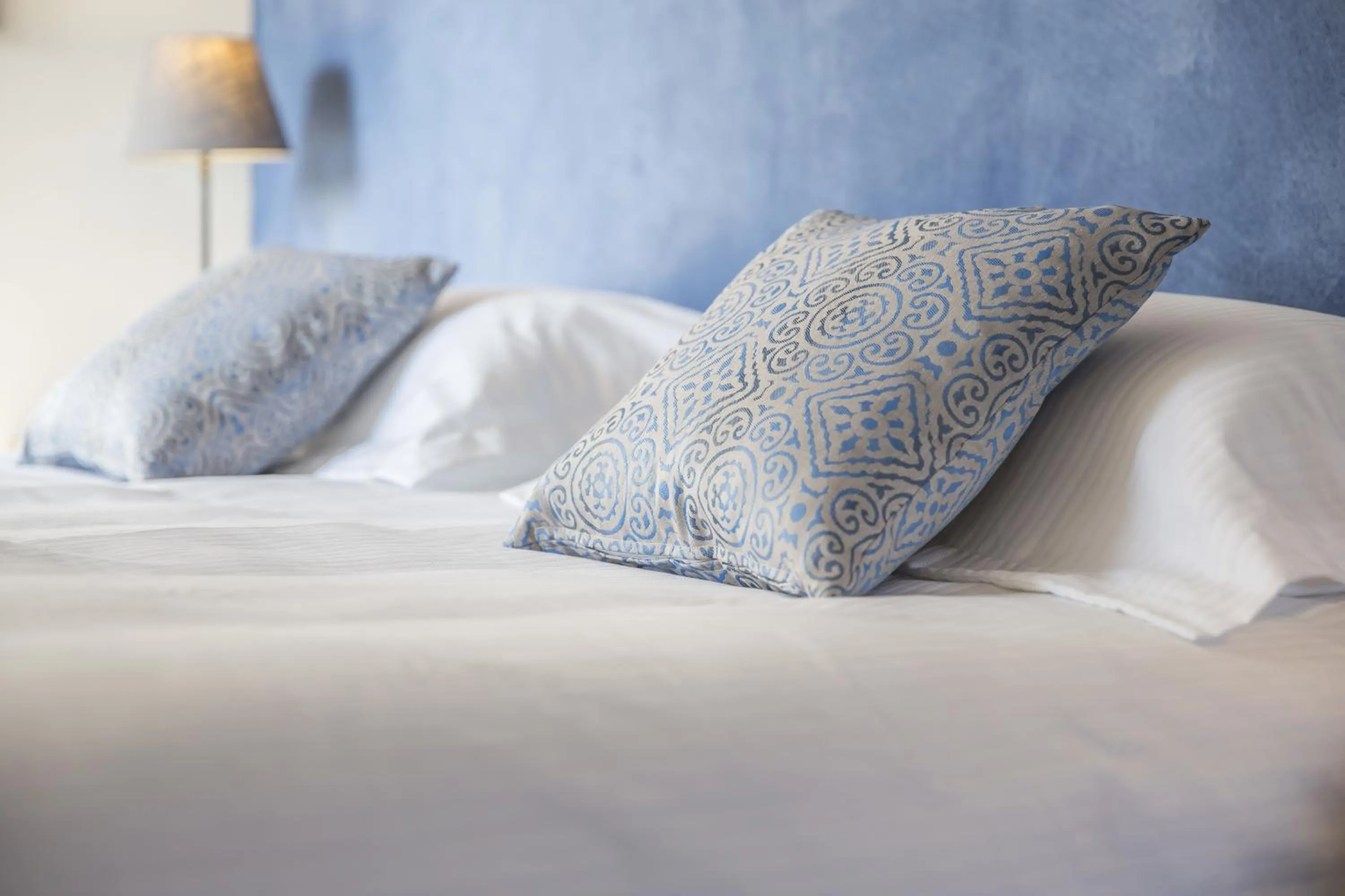 Bed in Hotel de L'Abbaye Le Tronchet - Handwritten Collection