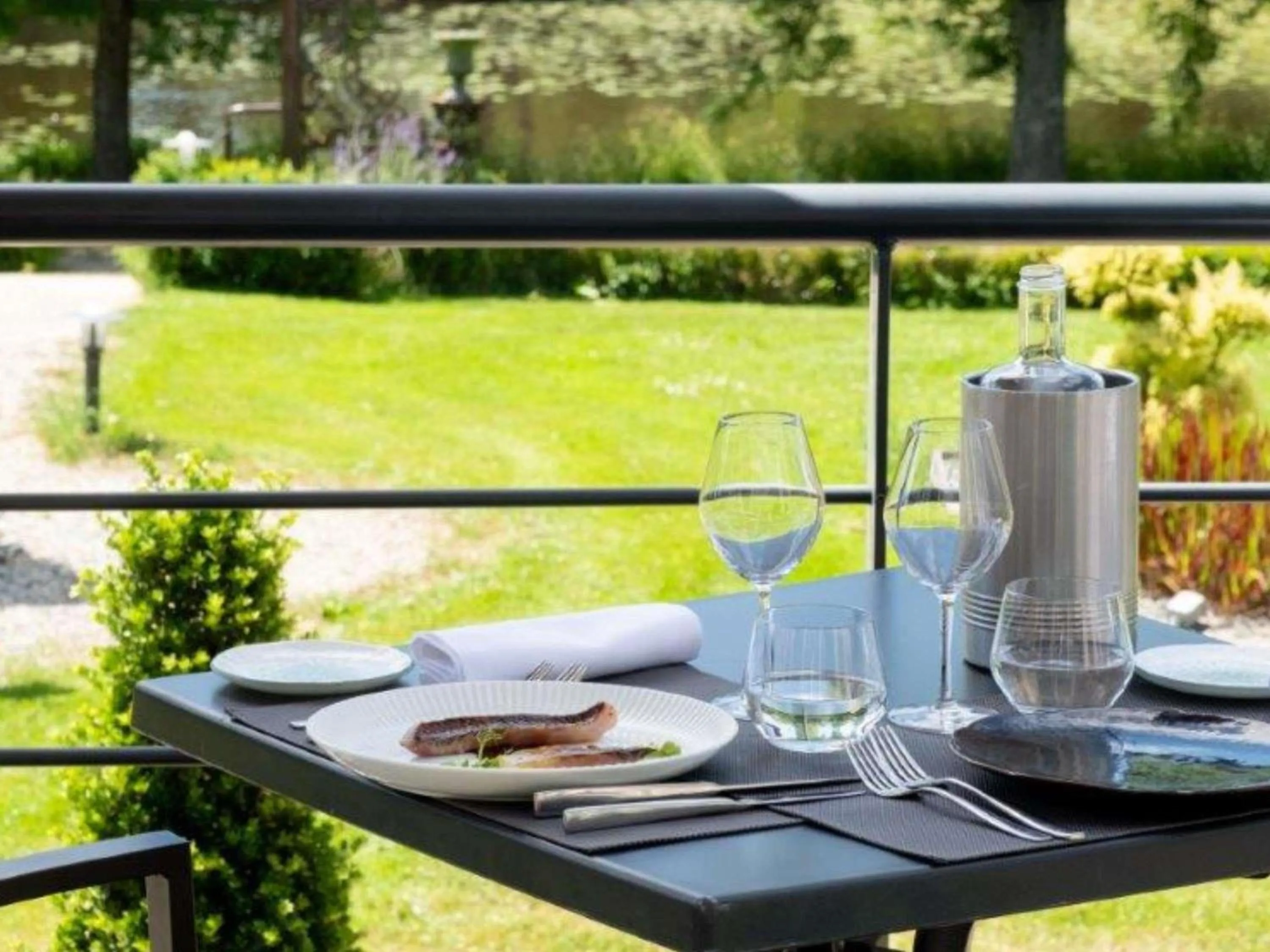 Restaurant/places to eat in Hotel de L'Abbaye Le Tronchet - Handwritten Collection