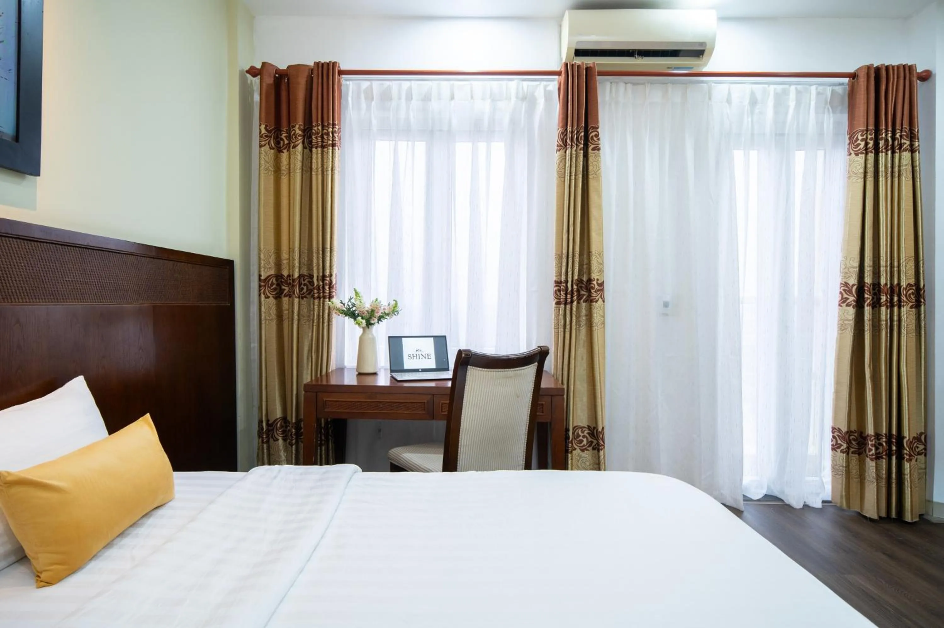 Bed in Shine Hue Hotel 2