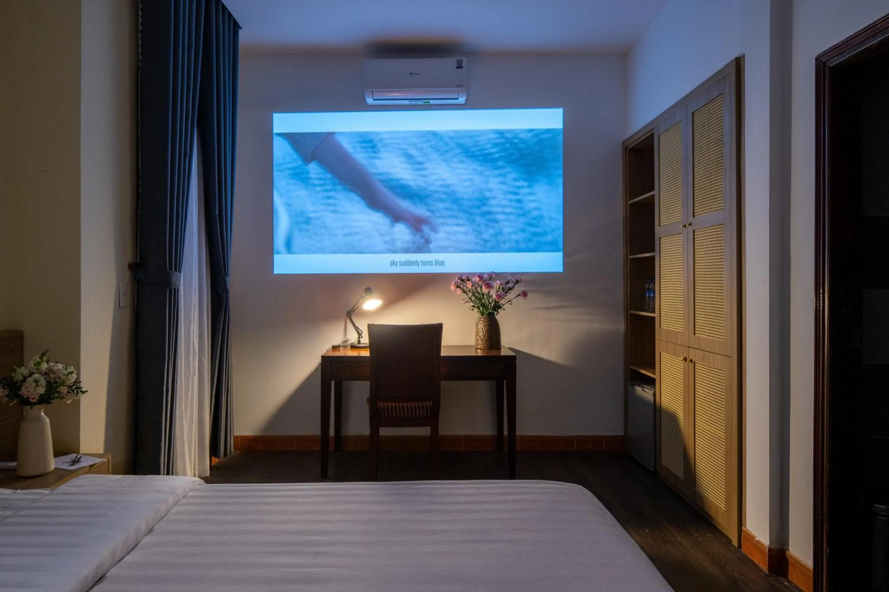 Bed in Shine Hue Hotel 2