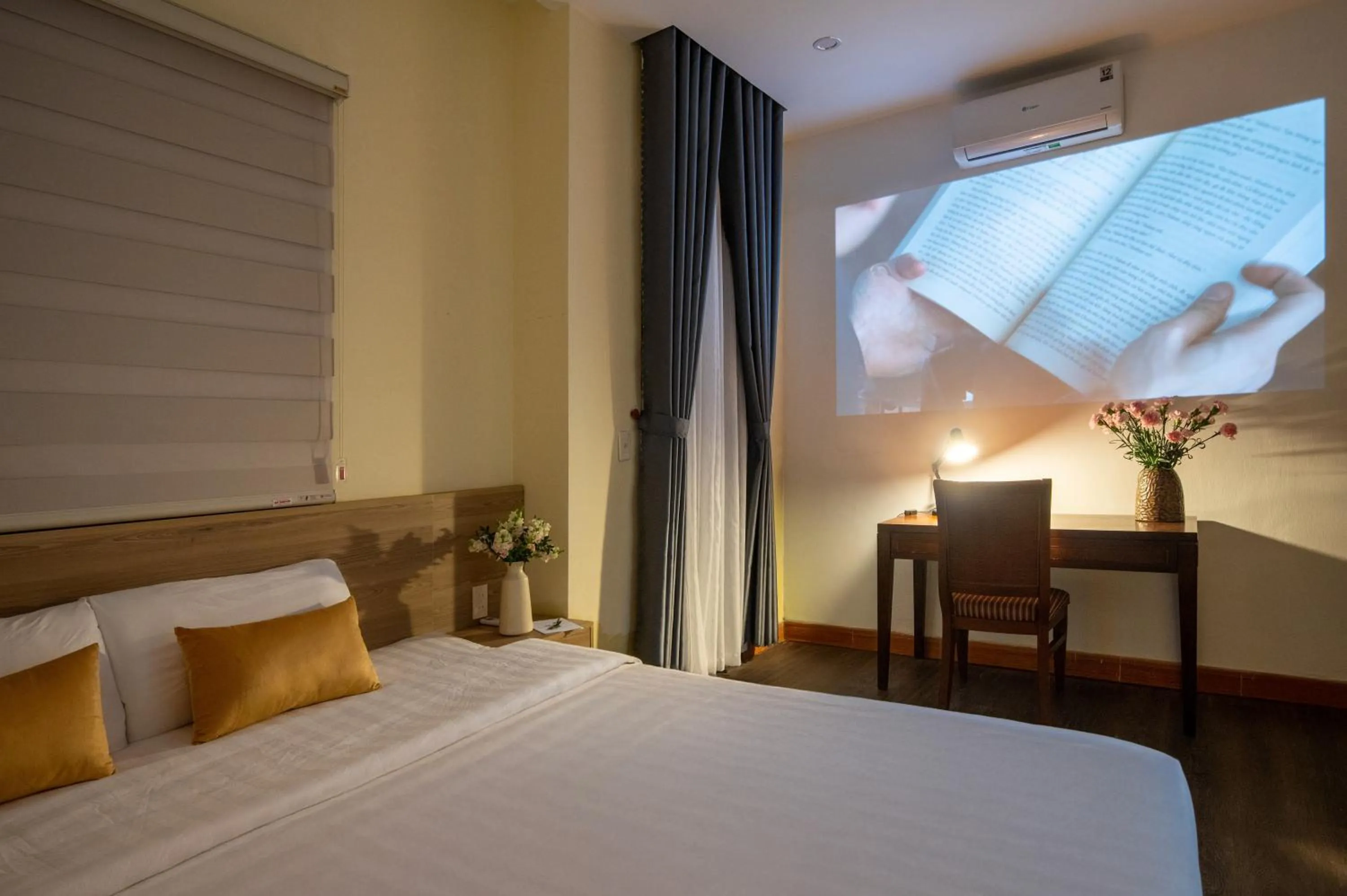 Bed in Shine Hue Hotel 2