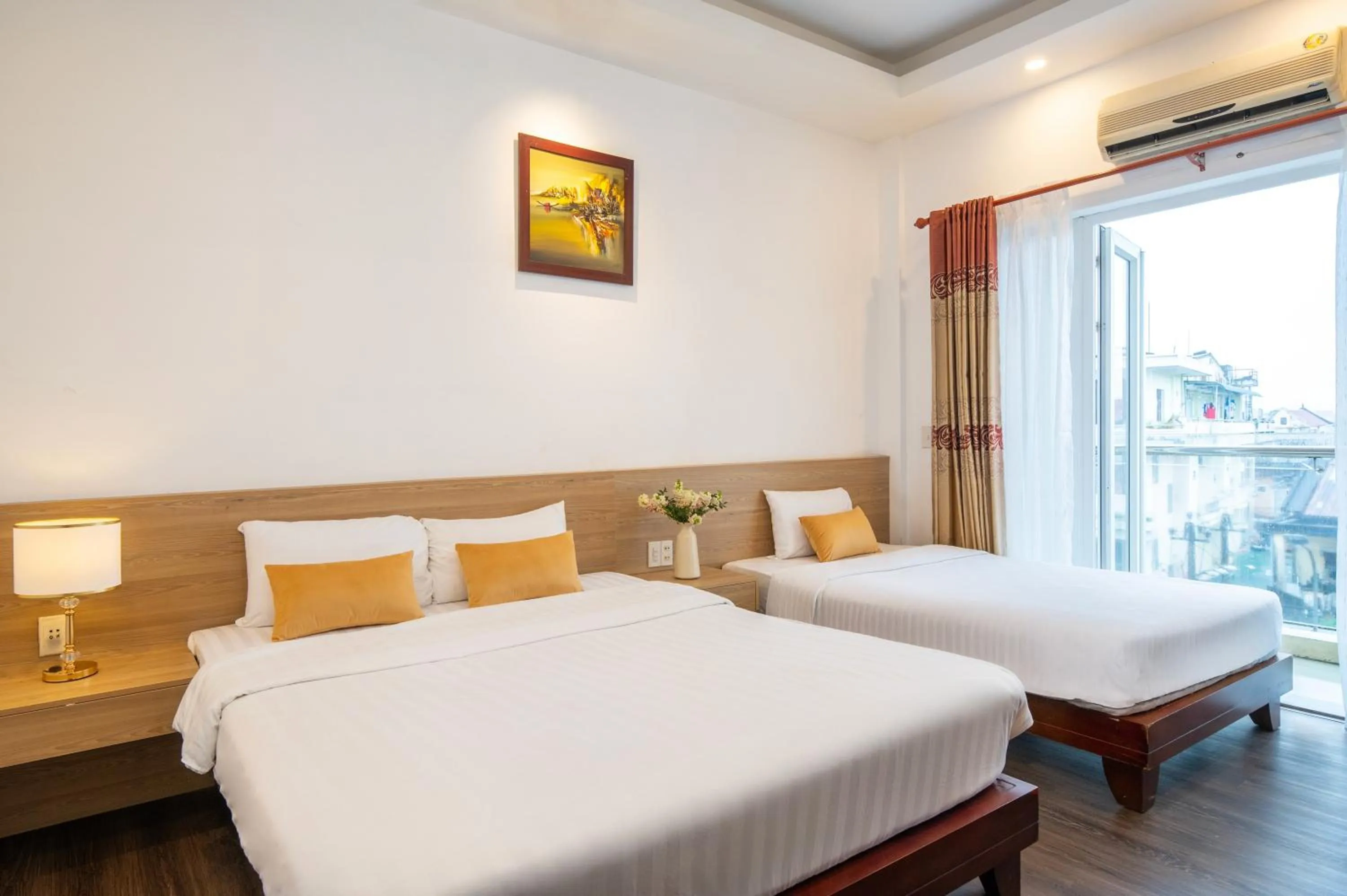 Bed in Shine Hue Hotel 2