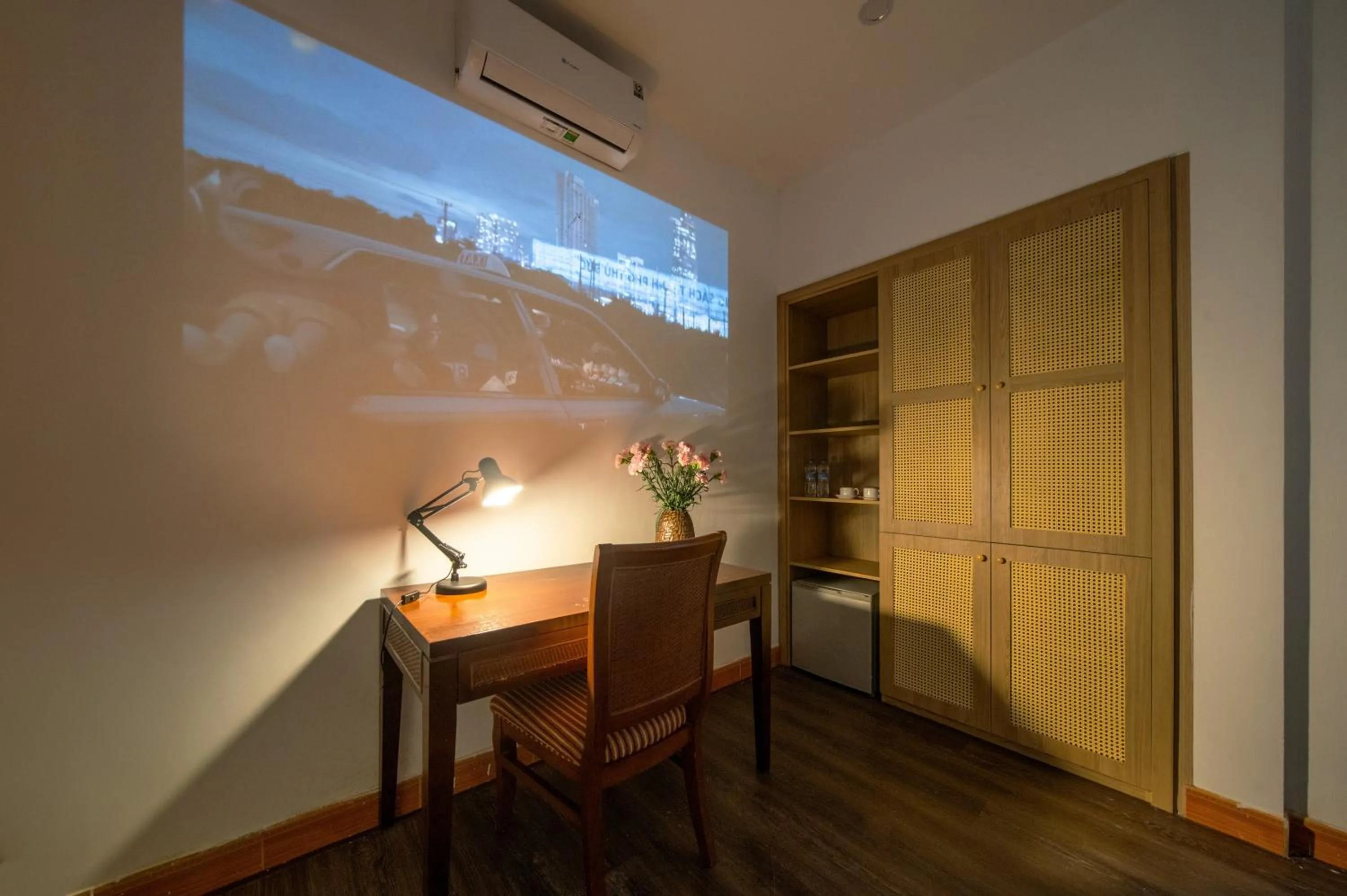 TV and multimedia in Shine Hue Hotel 2