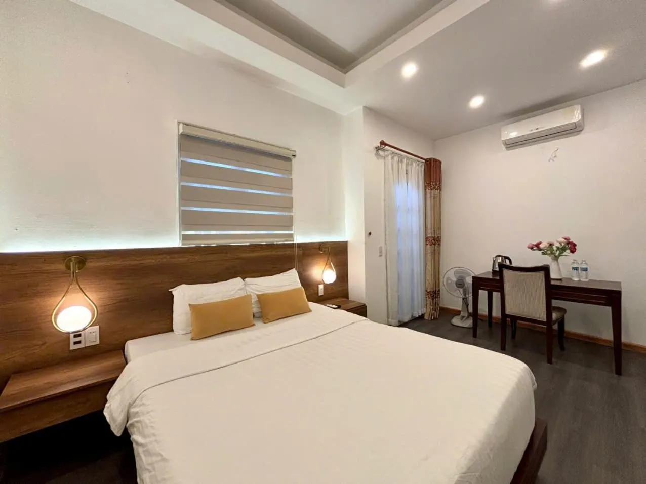 Bed in Shine Hue Hotel 2