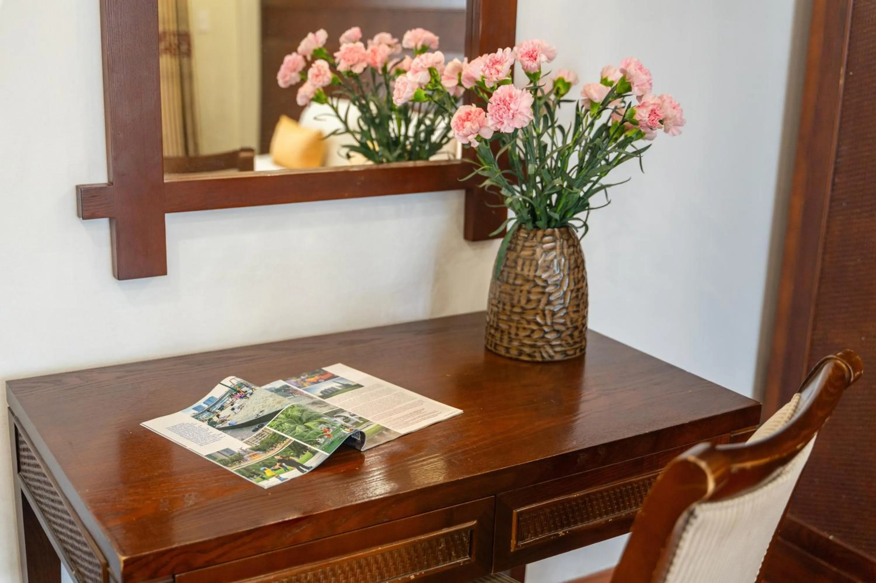 Dining area in Shine Hue Hotel 2