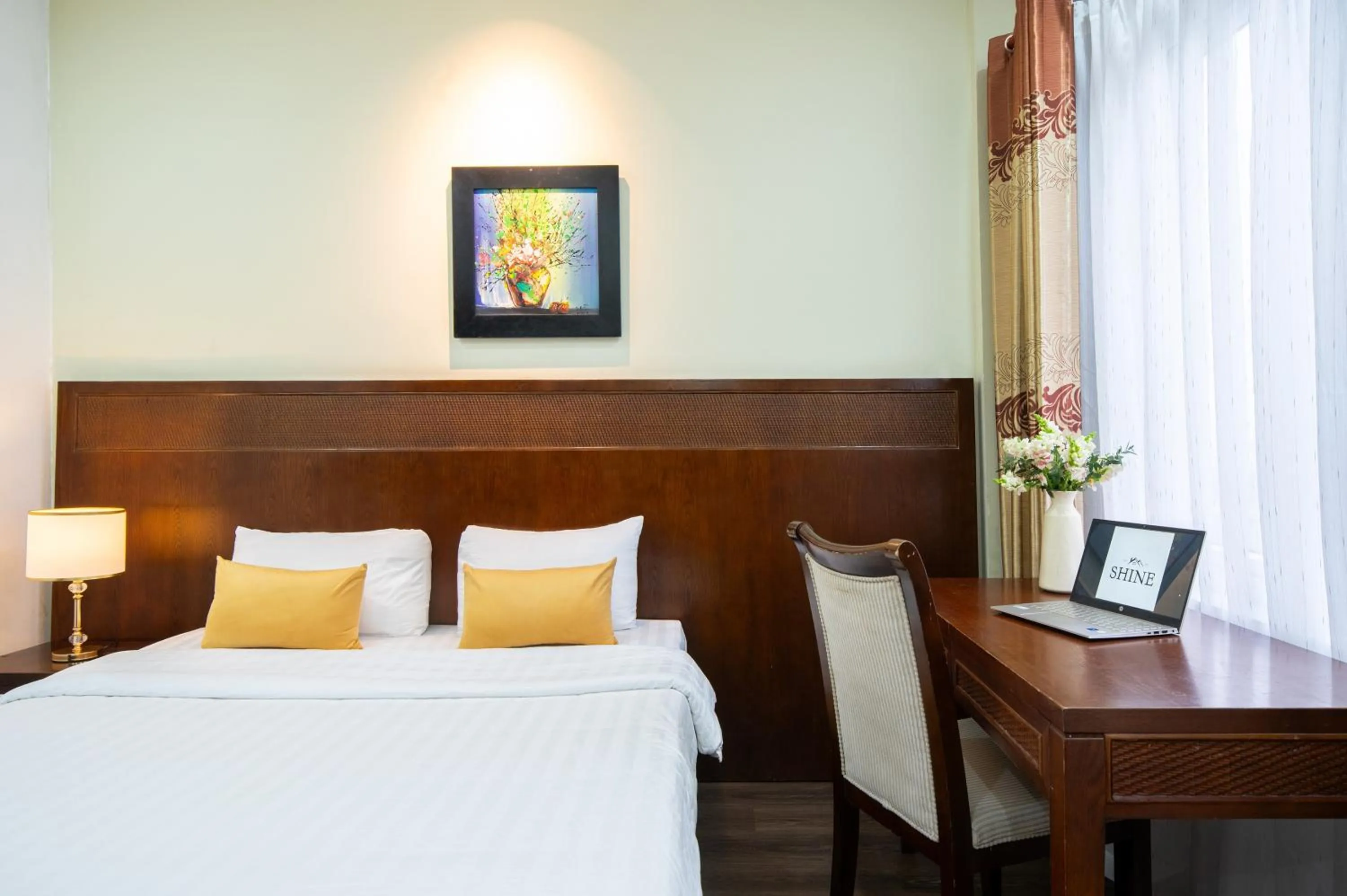 Bed in Shine Hue Hotel 2