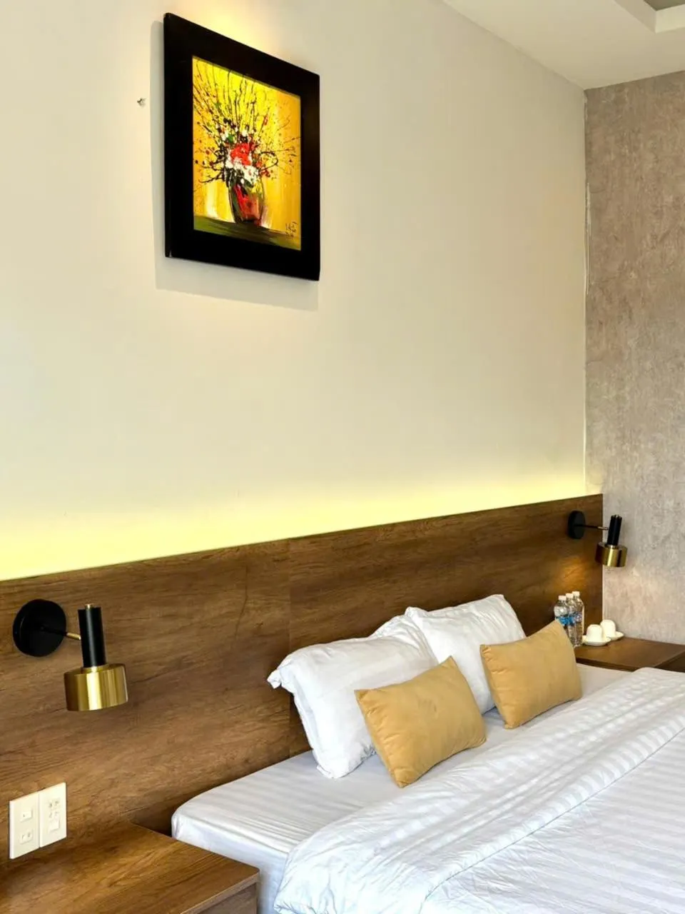 Bed in Shine Hue Hotel 2