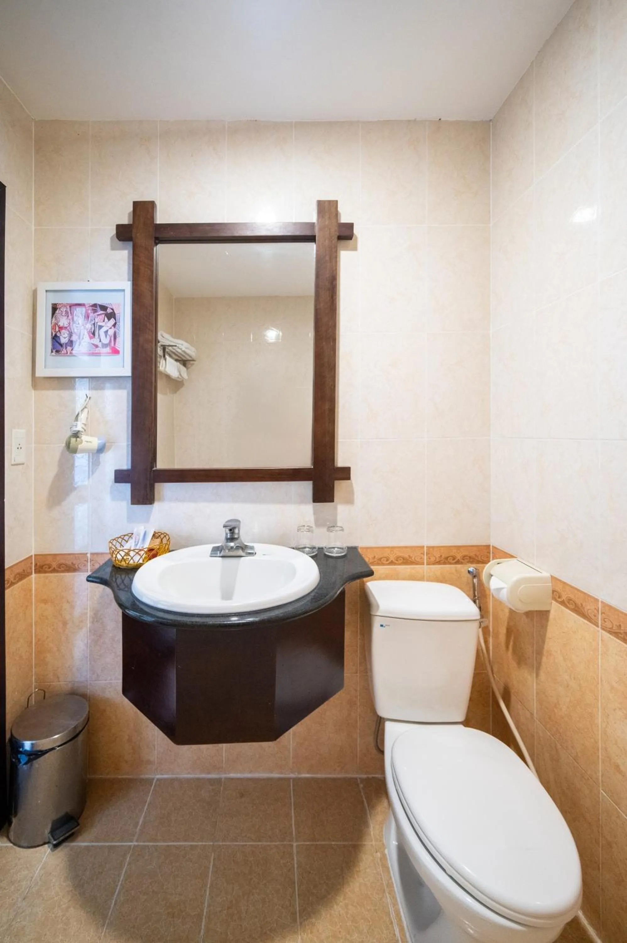 Toilet in Shine Hue Hotel 2